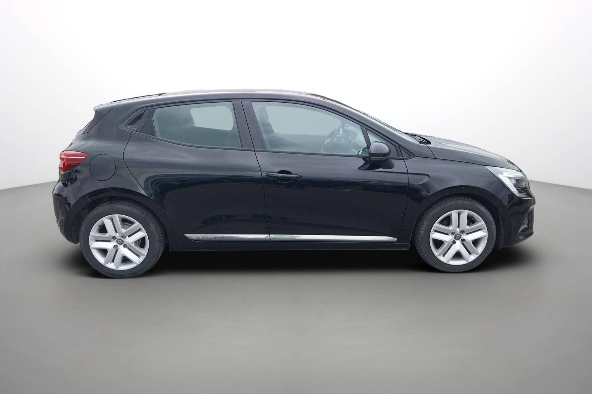 Vente en ligne Renault Clio 5 Clio E-Tech 140 - 21N au prix de 13 890 €