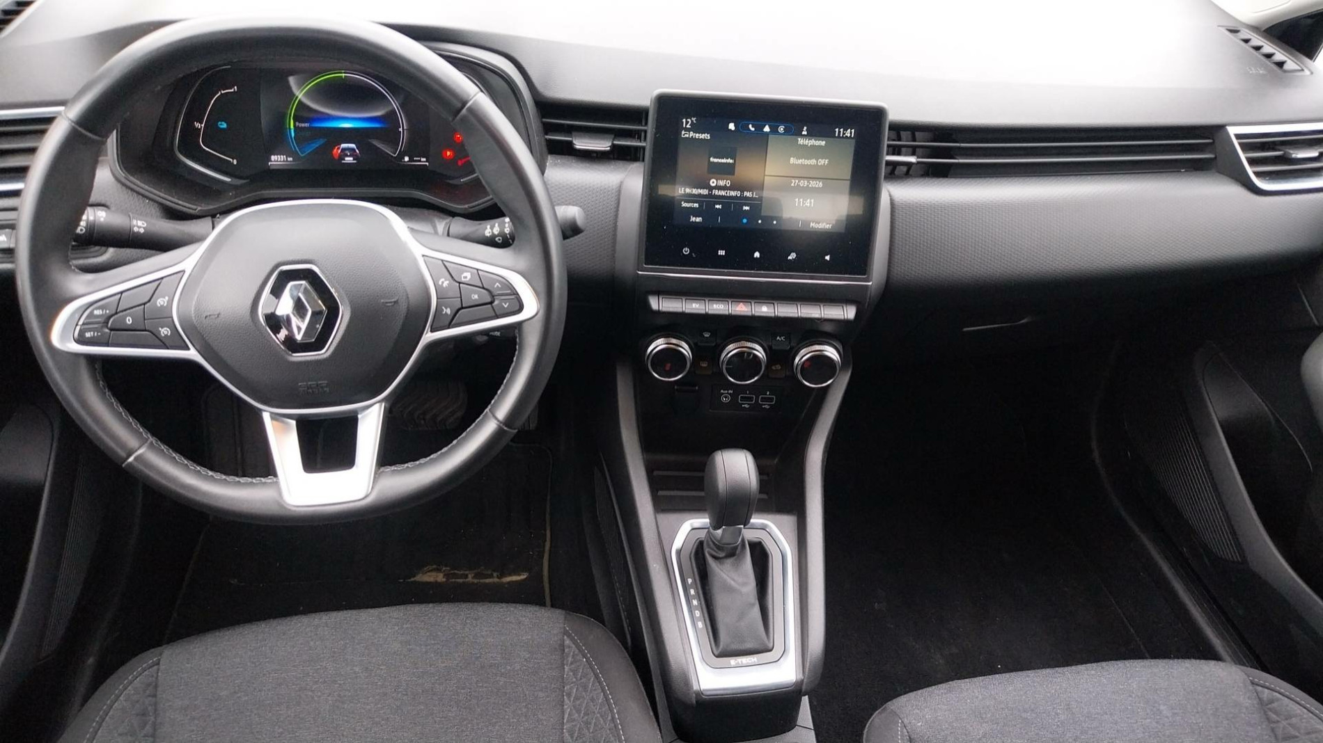 Vente en ligne Renault Clio 5 Clio E-Tech 140 - 21N au prix de 13 890 €