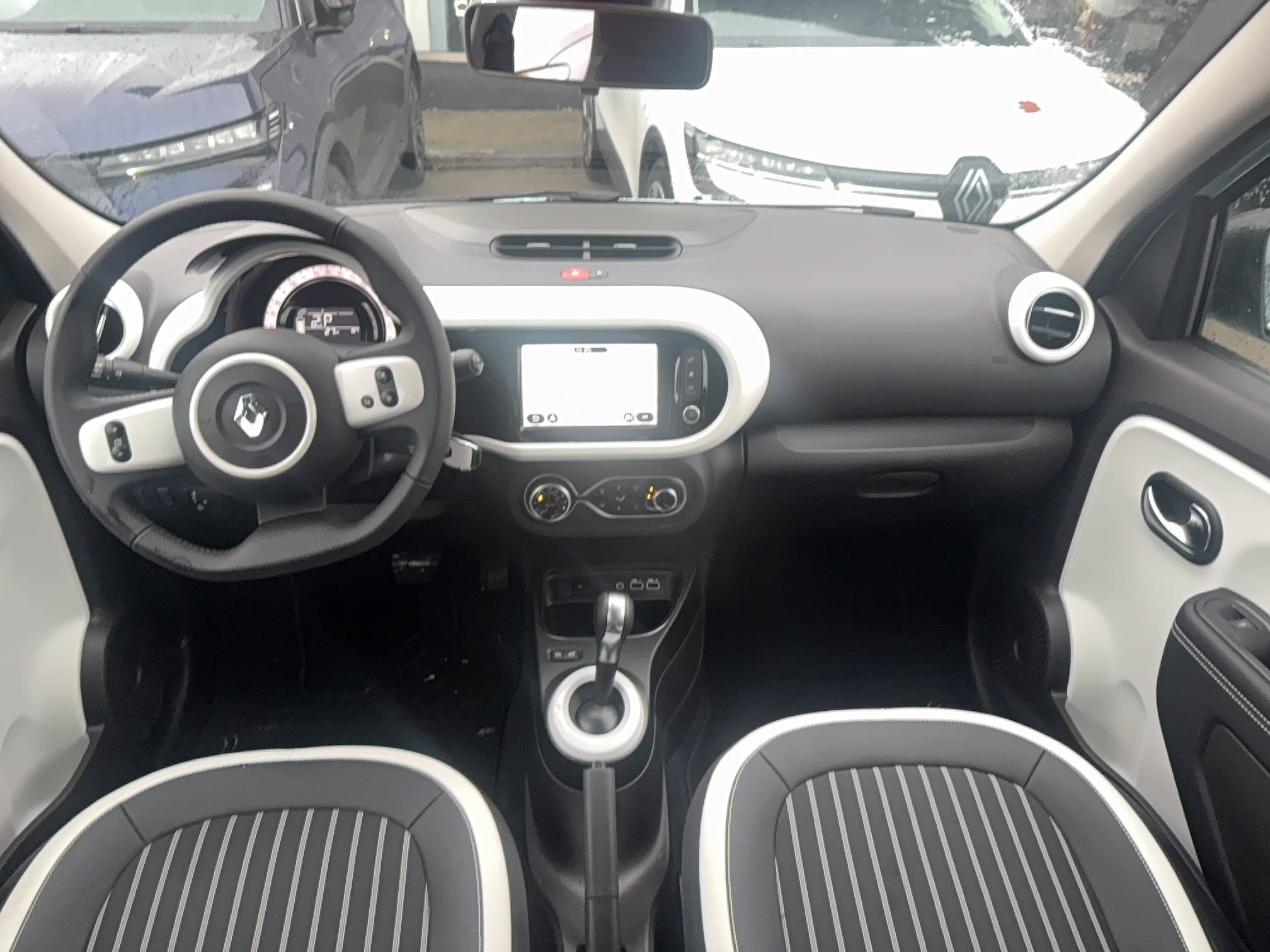 Vente en ligne Renault Twingo Electrique Twingo III E-Tech au prix de 14 890 €