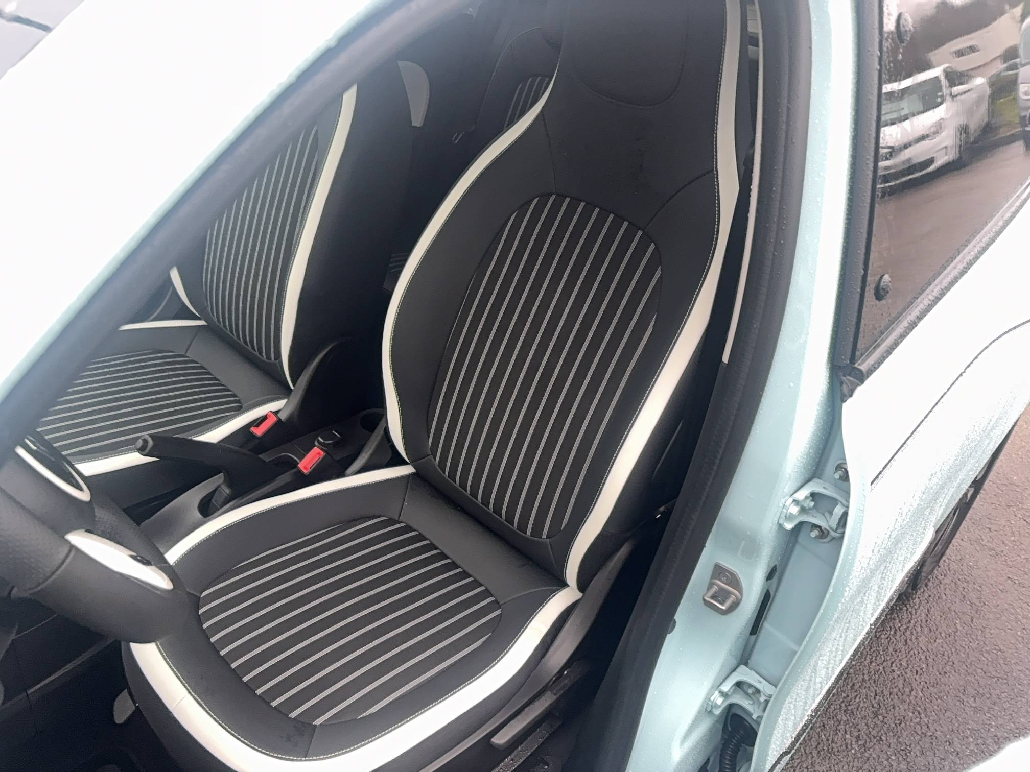 Vente en ligne Renault Twingo Electrique Twingo III E-Tech au prix de 14 890 €