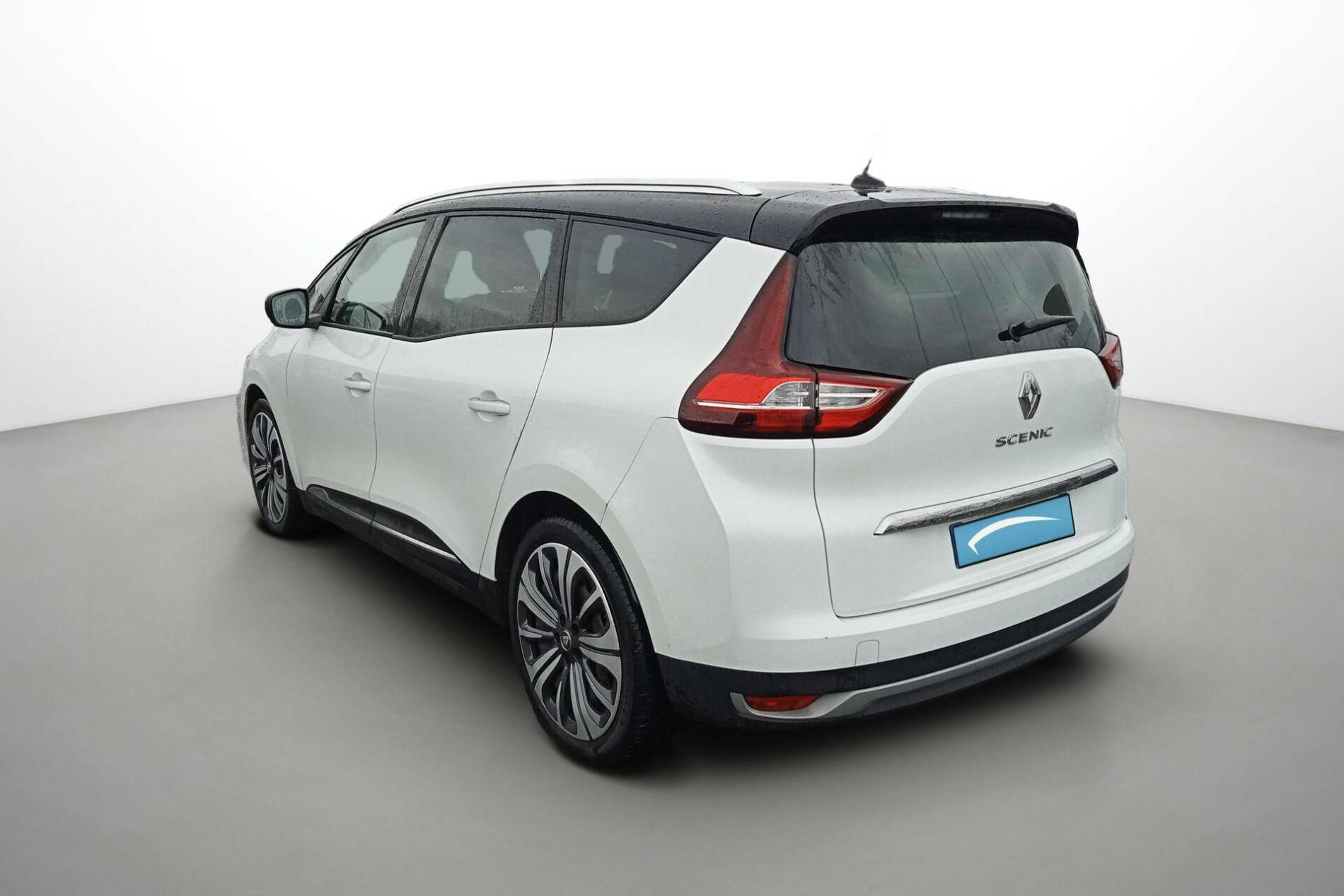 Vente en ligne Renault Grand Scenic 4 Grand Scenic TCe 140 EDC au prix de 25 990 €
