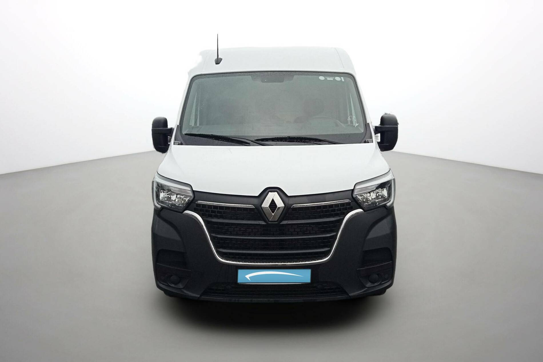 Vente en ligne Renault Master Fourgon MASTER FGN TRAC F3500 L2H2 BLUE DCI 135 au prix de 29 890 €