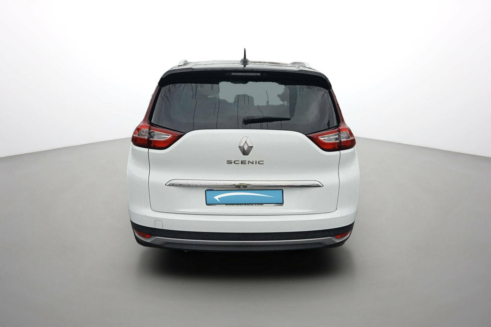 Vente en ligne Renault Grand Scenic 4 Grand Scenic TCe 140 EDC au prix de 25 990 €