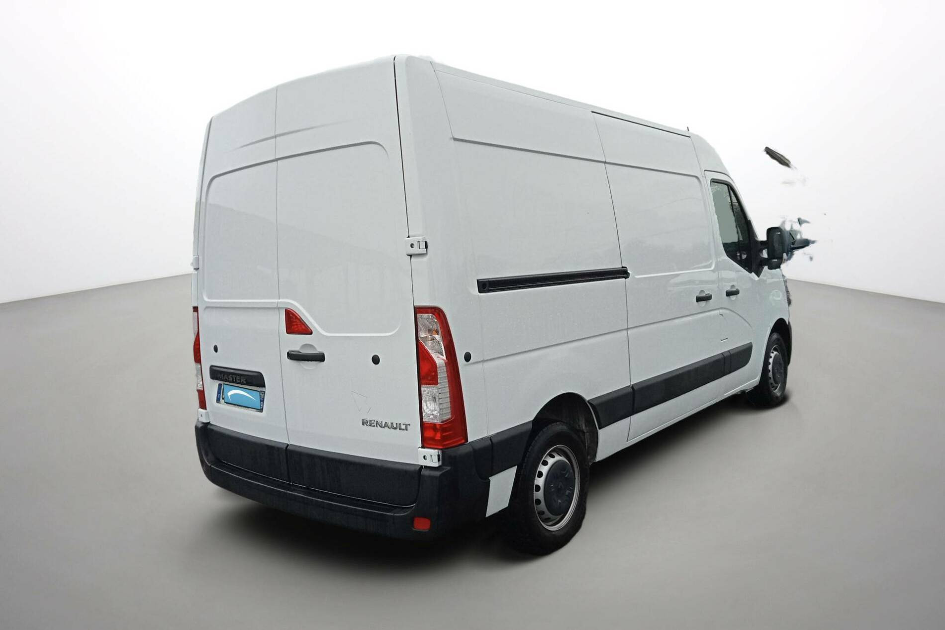 Vente en ligne Renault Master Fourgon MASTER FGN TRAC F3500 L2H2 BLUE DCI 135 au prix de 29 890 €