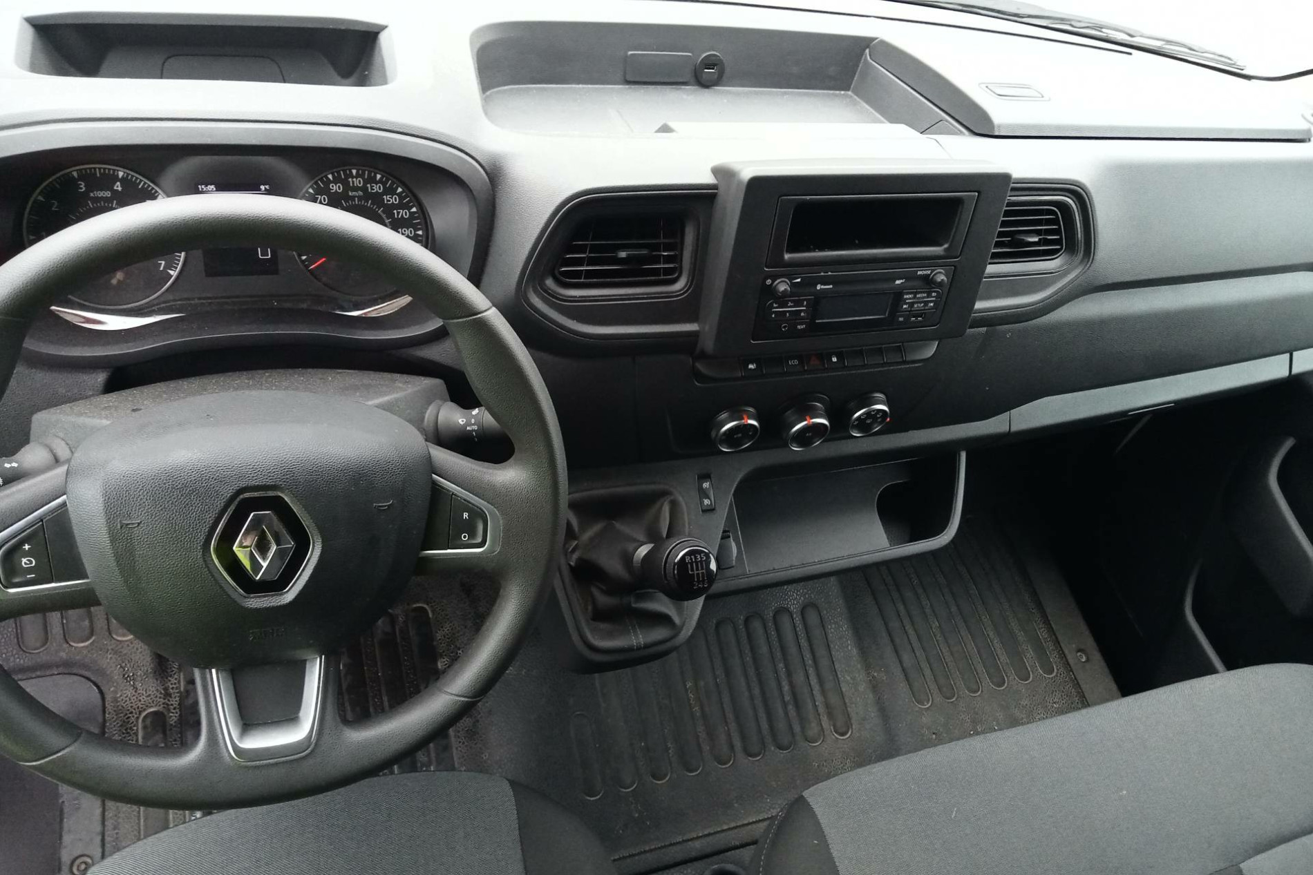 Vente en ligne Renault Master Fourgon MASTER FGN TRAC F3500 L2H2 BLUE DCI 135 au prix de 29 890 €