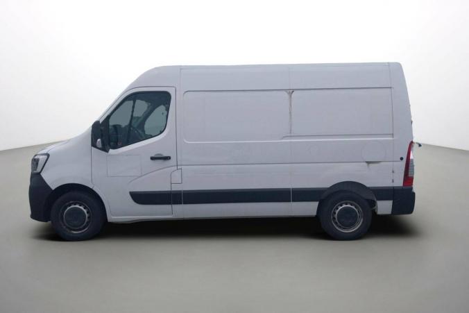 Vente en ligne Renault Master Fourgon MASTER FGN TRAC F3300 L2H2 BLUE DCI 135 au prix de 23 270 €