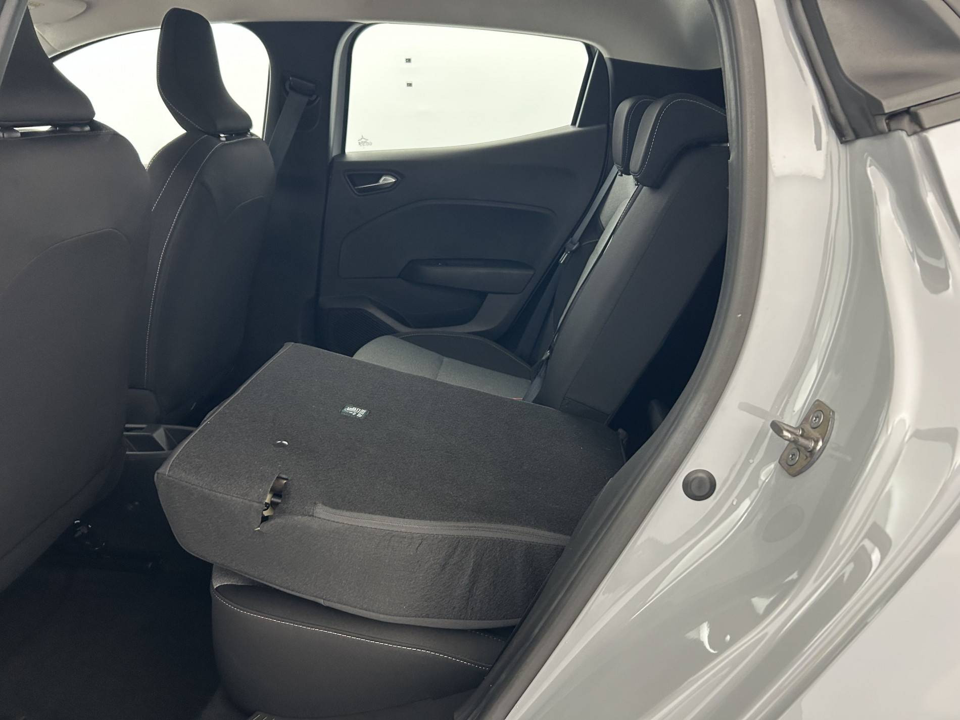 Vente en ligne Renault Clio 5 Clio TCe 90 au prix de 15 990 €