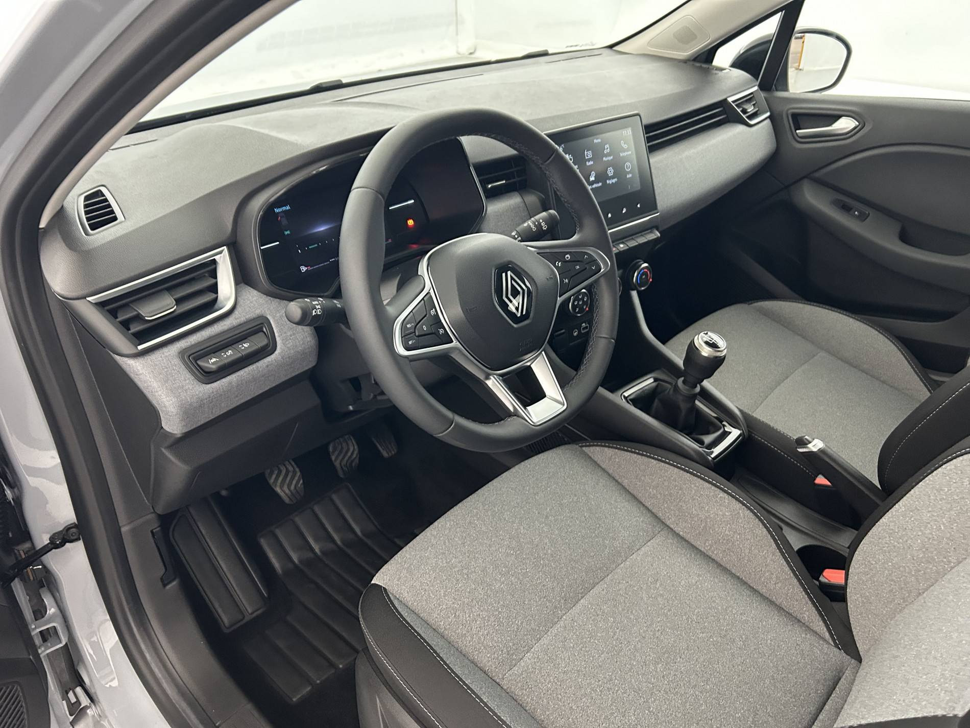 Vente en ligne Renault Clio 5 Clio TCe 90 au prix de 15 990 €