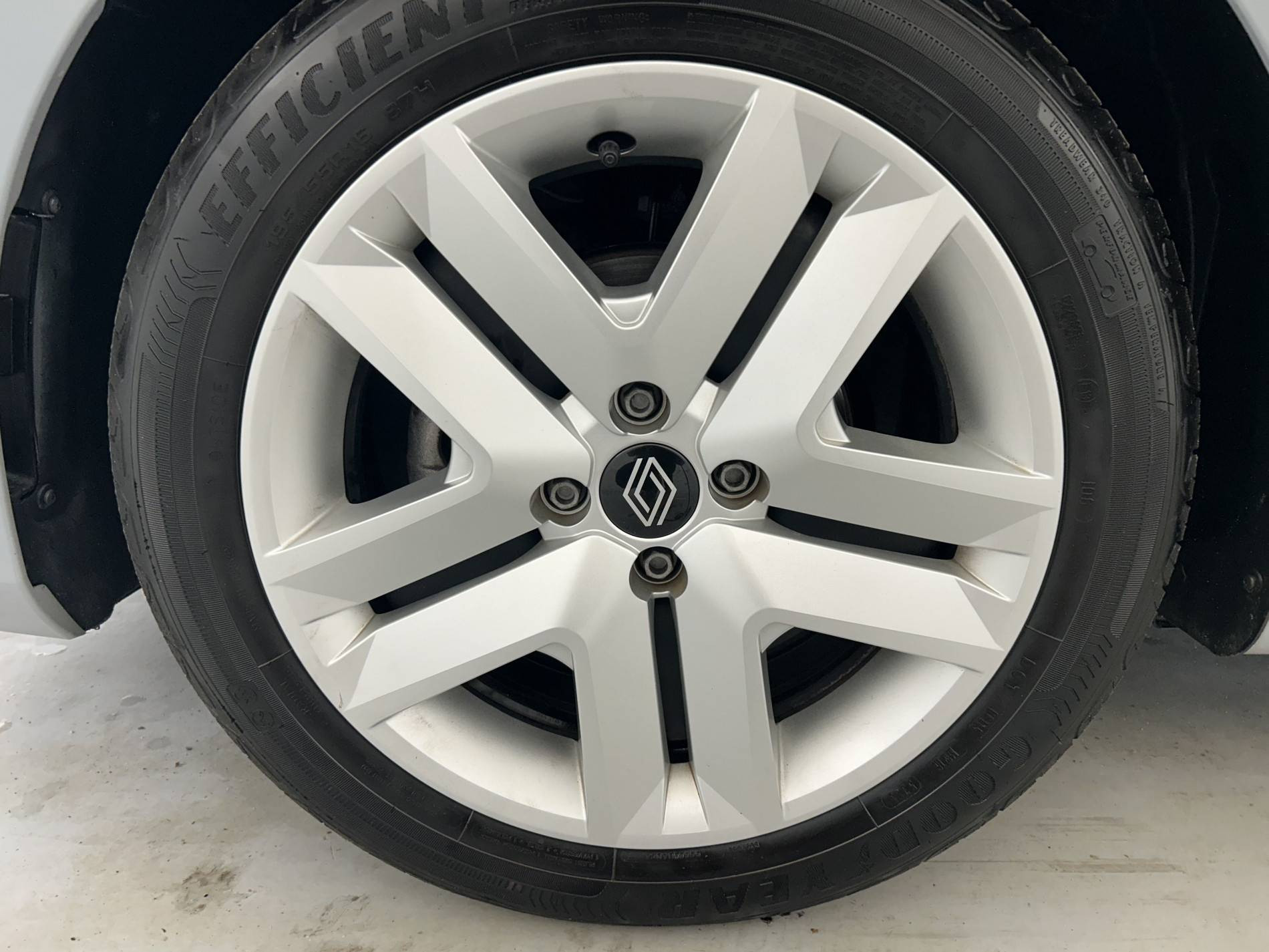 Vente en ligne Renault Clio 5 Clio TCe 90 au prix de 15 990 €