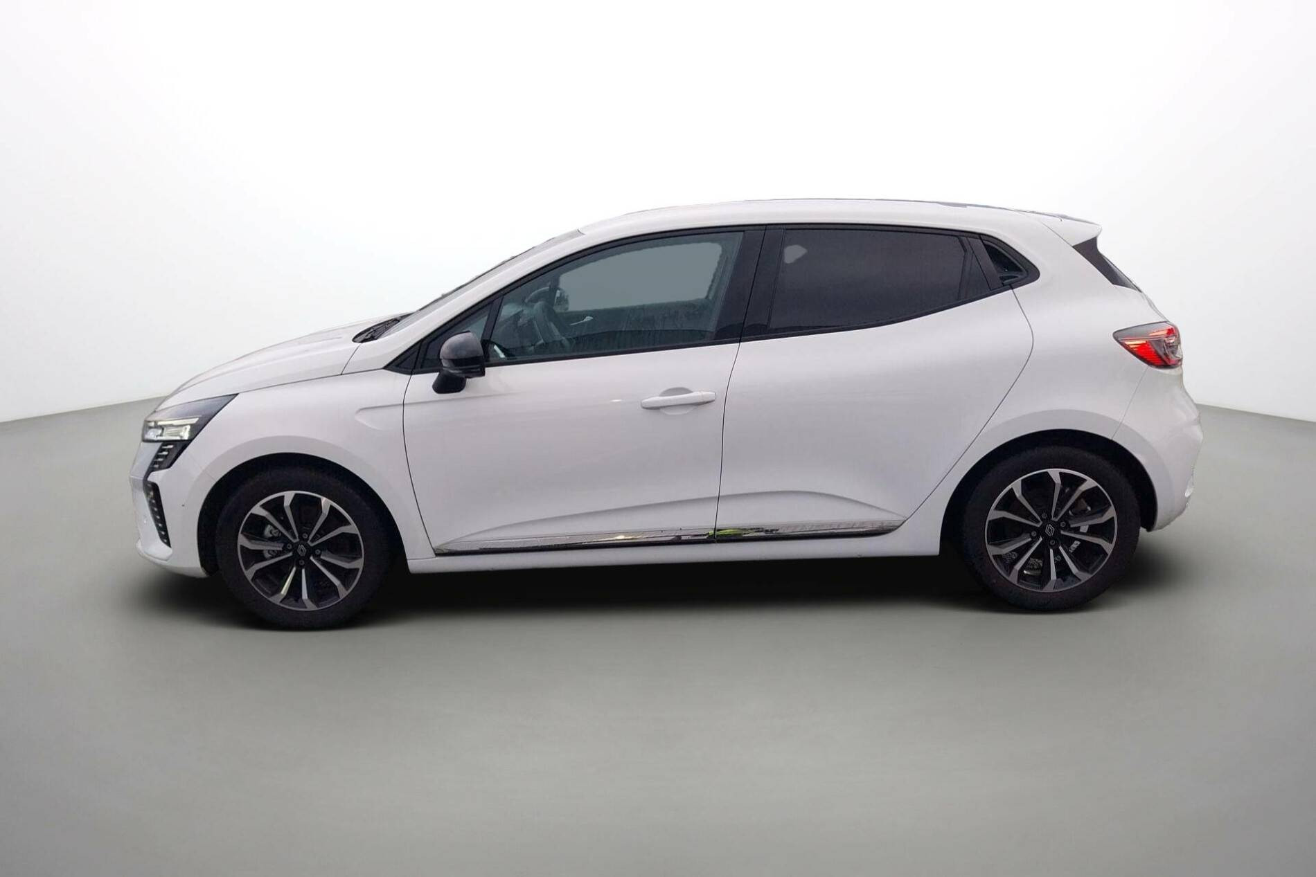 Vente en ligne Renault Clio 5 Clio E-Tech full hybrid 145 ch GSR2 au prix de 21 990 €