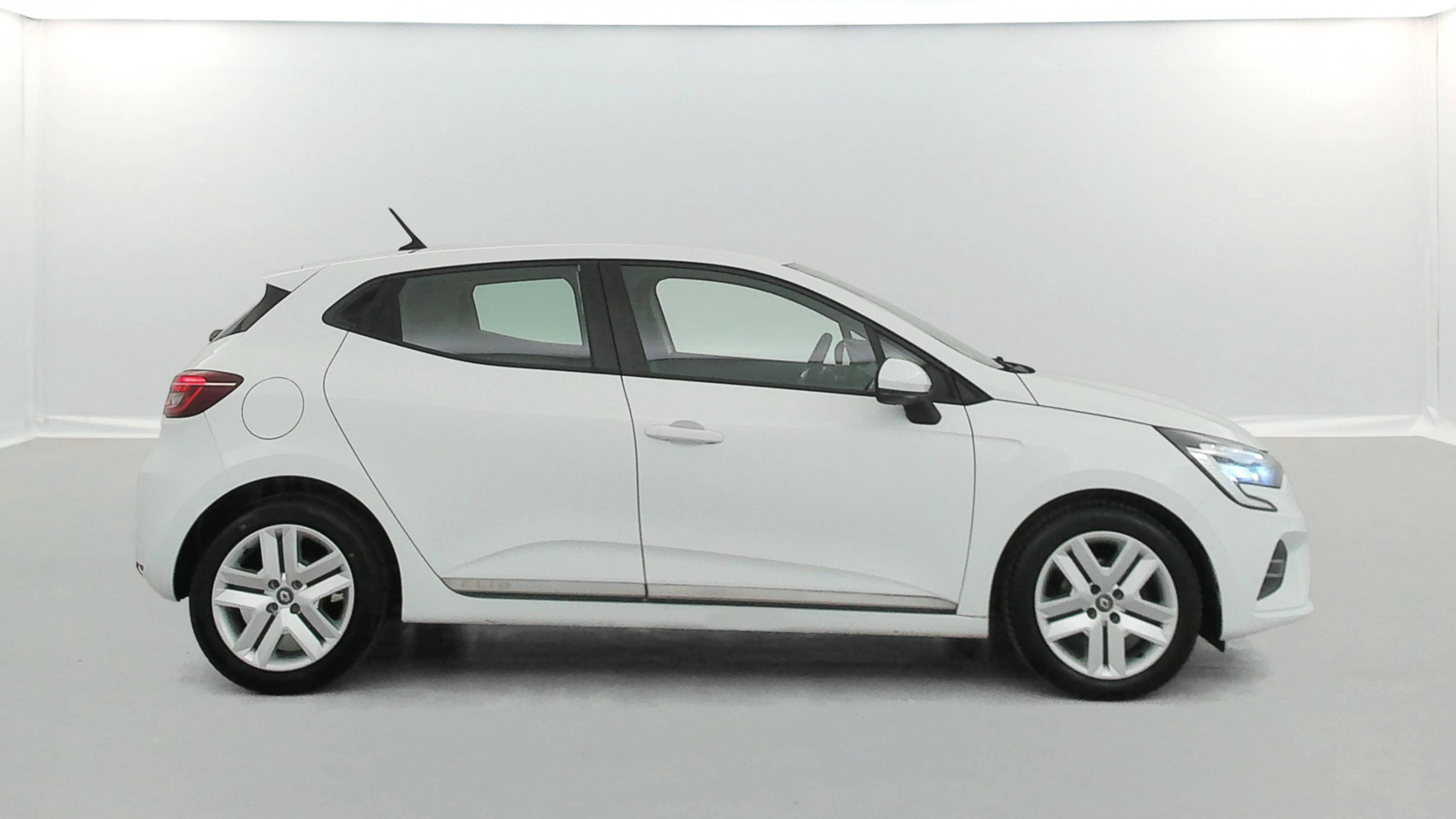 Vente en ligne Renault Clio 5 Clio TCe 90 au prix de 13 290 €