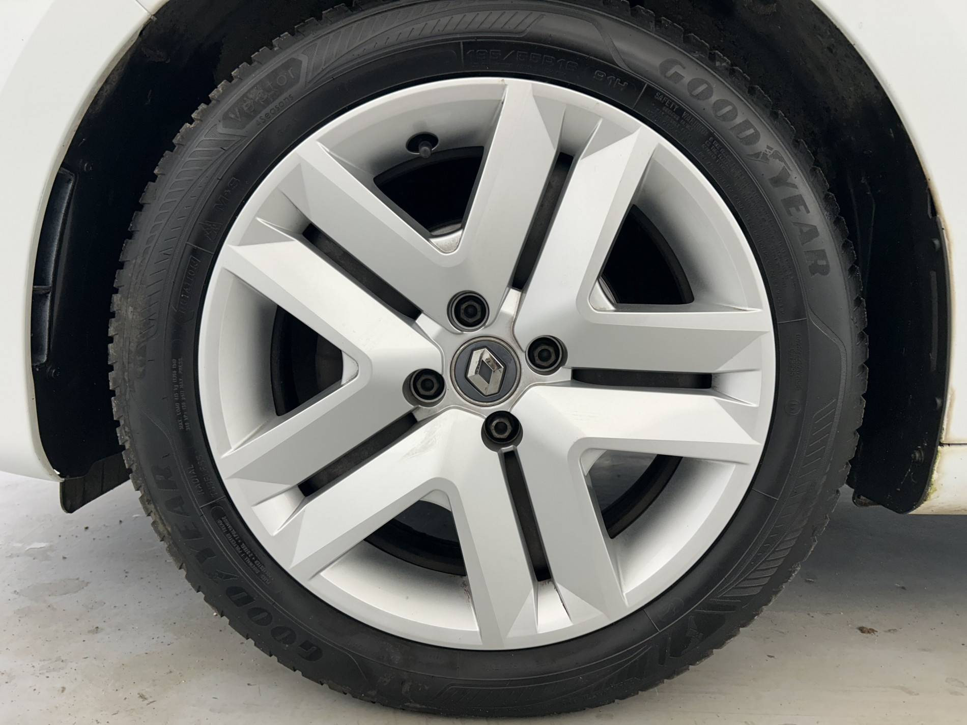 Vente en ligne Renault Clio 5 Clio TCe 90 au prix de 13 290 €