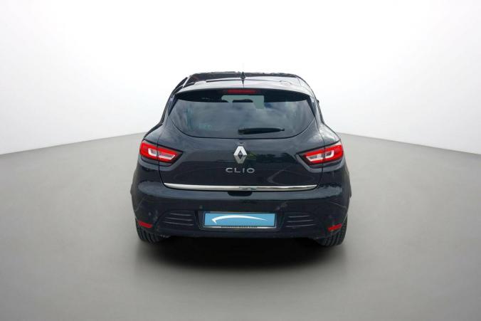 Vente en ligne Renault Clio 4 Clio dCi 90 E6C EDC au prix de 13 970 €