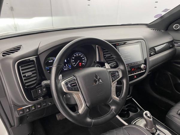 Vente en ligne Mitsubishi Outlander Outlander 2.4l PHEV Twin Motor 4WD au prix de 25 990 €