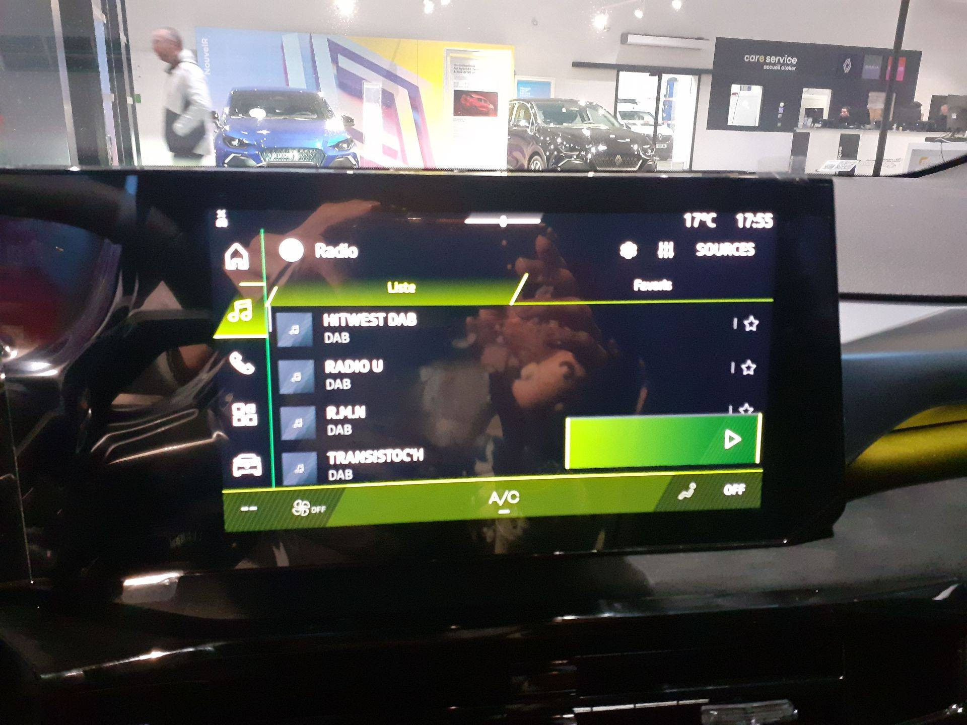 Vente en ligne Renault Clio 6 Clio E-Tech full hybrid 160 ch au prix de 30 150 €