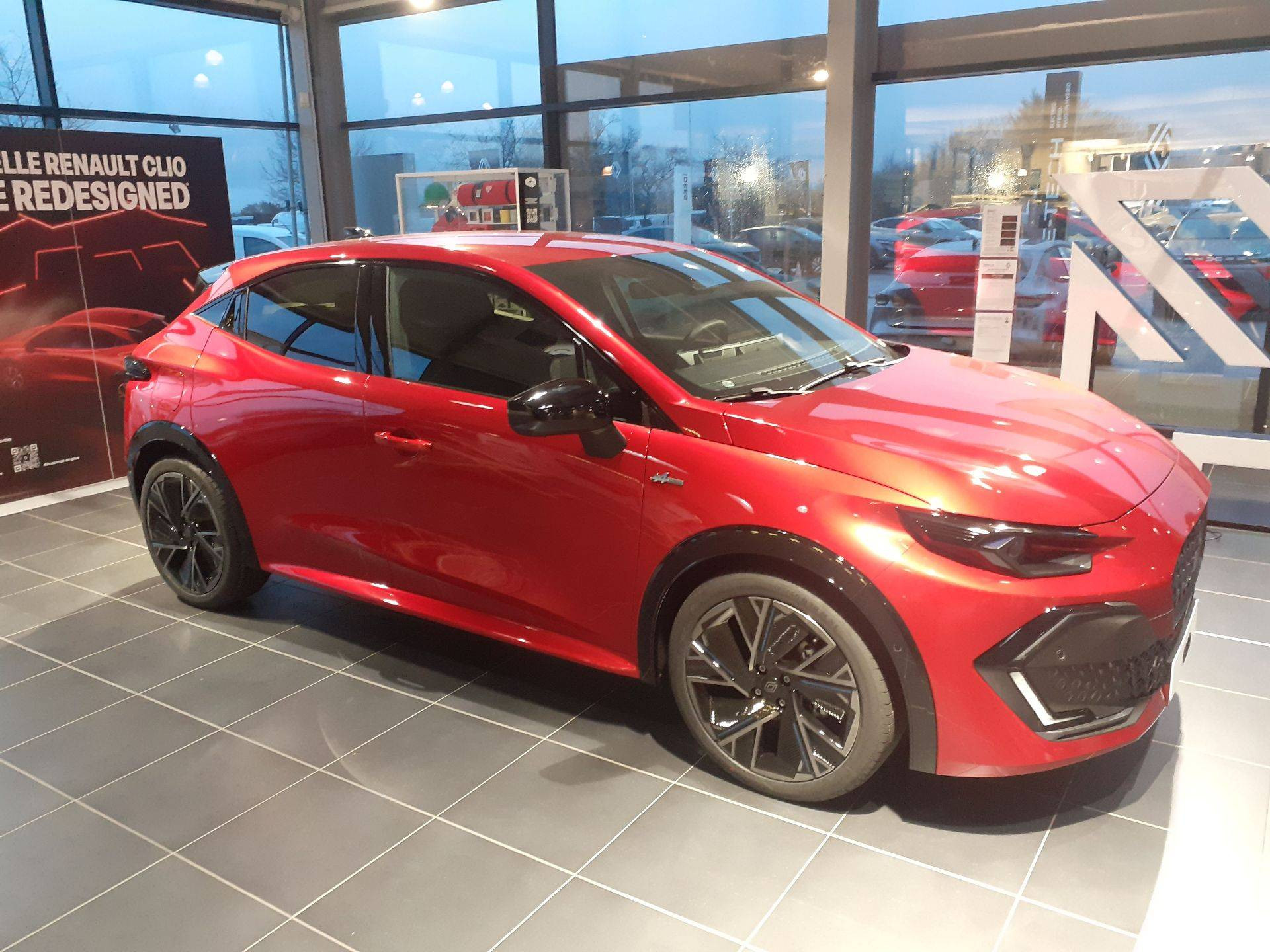 Vente en ligne Renault Clio 6 Clio E-Tech full hybrid 160 ch au prix de 30 150 €
