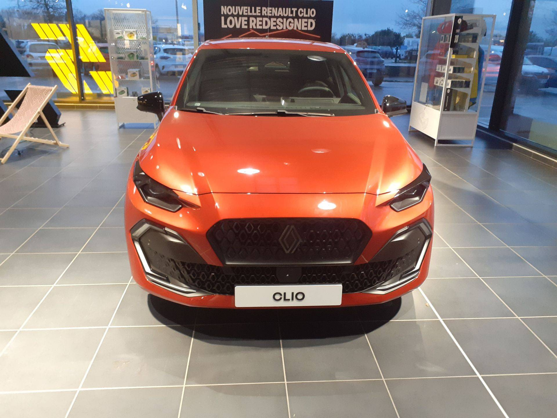 Vente en ligne Renault Clio 6 Clio E-Tech full hybrid 160 ch au prix de 30 150 €
