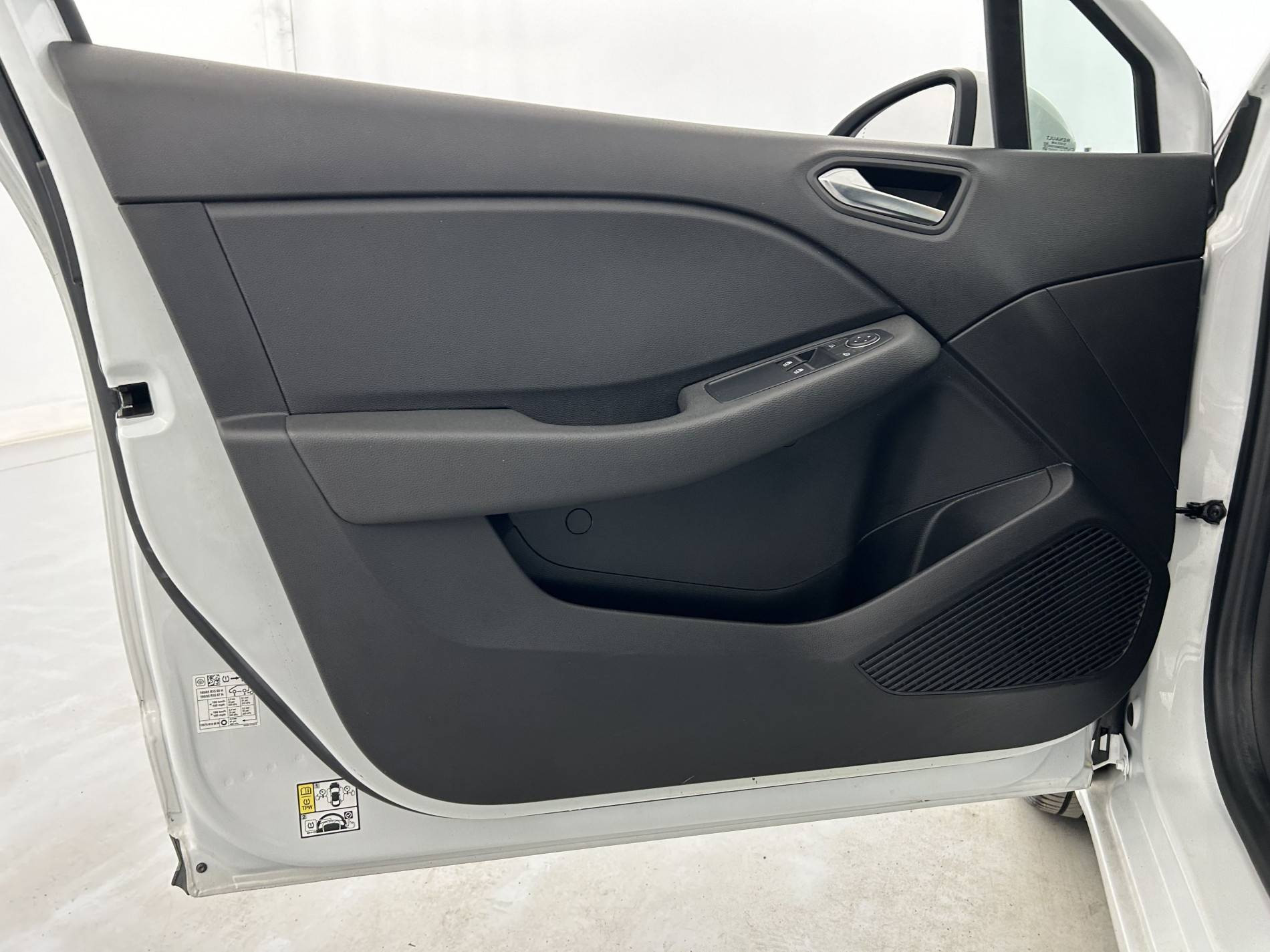 Vente en ligne Renault Clio 5 Clio E-Tech 140 - 21 au prix de 13 990 €