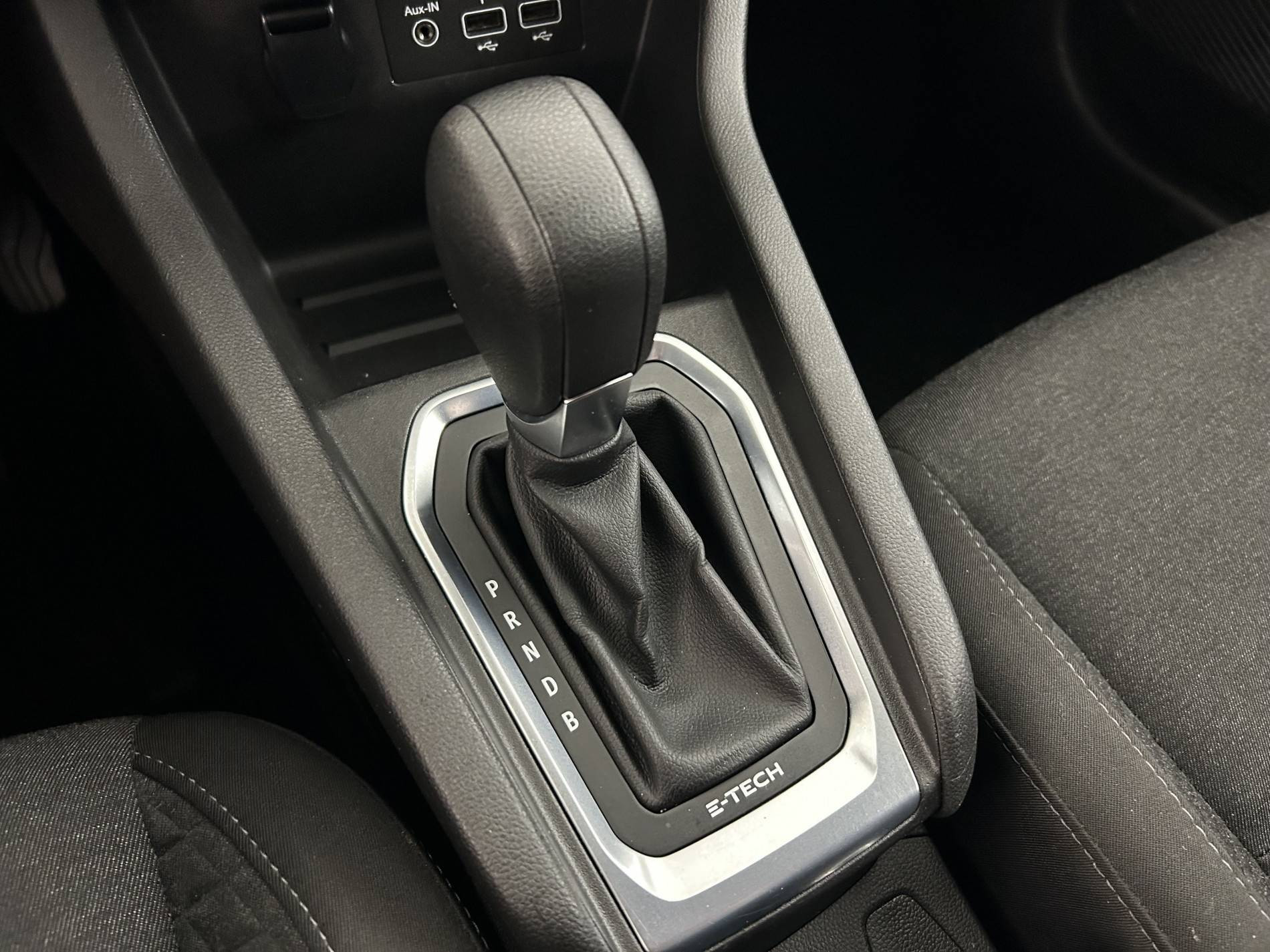 Vente en ligne Renault Clio 5 Clio E-Tech 140 - 21 au prix de 13 990 €