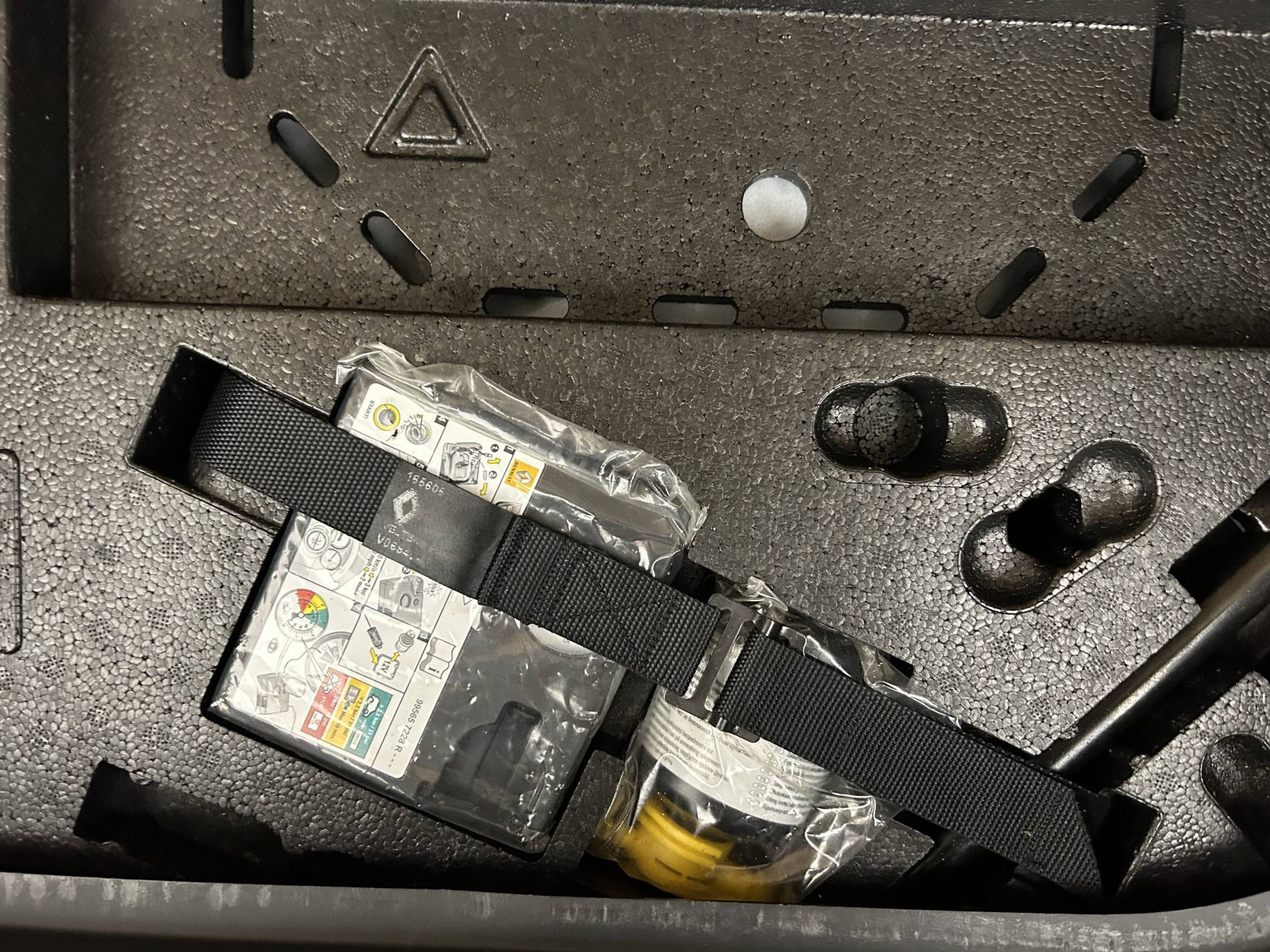 Vente en ligne Renault Clio 5 Clio E-Tech 140 - 21 au prix de 13 990 €