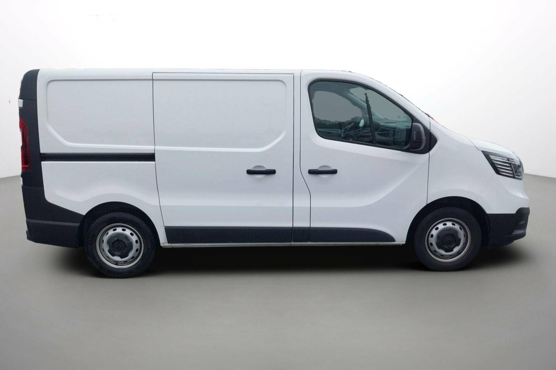 Vente en ligne Renault Trafic 3 Fourgon TRAFIC FG BLUE DCI 130 L1H1 3T GSR2 au prix de 24 990 €