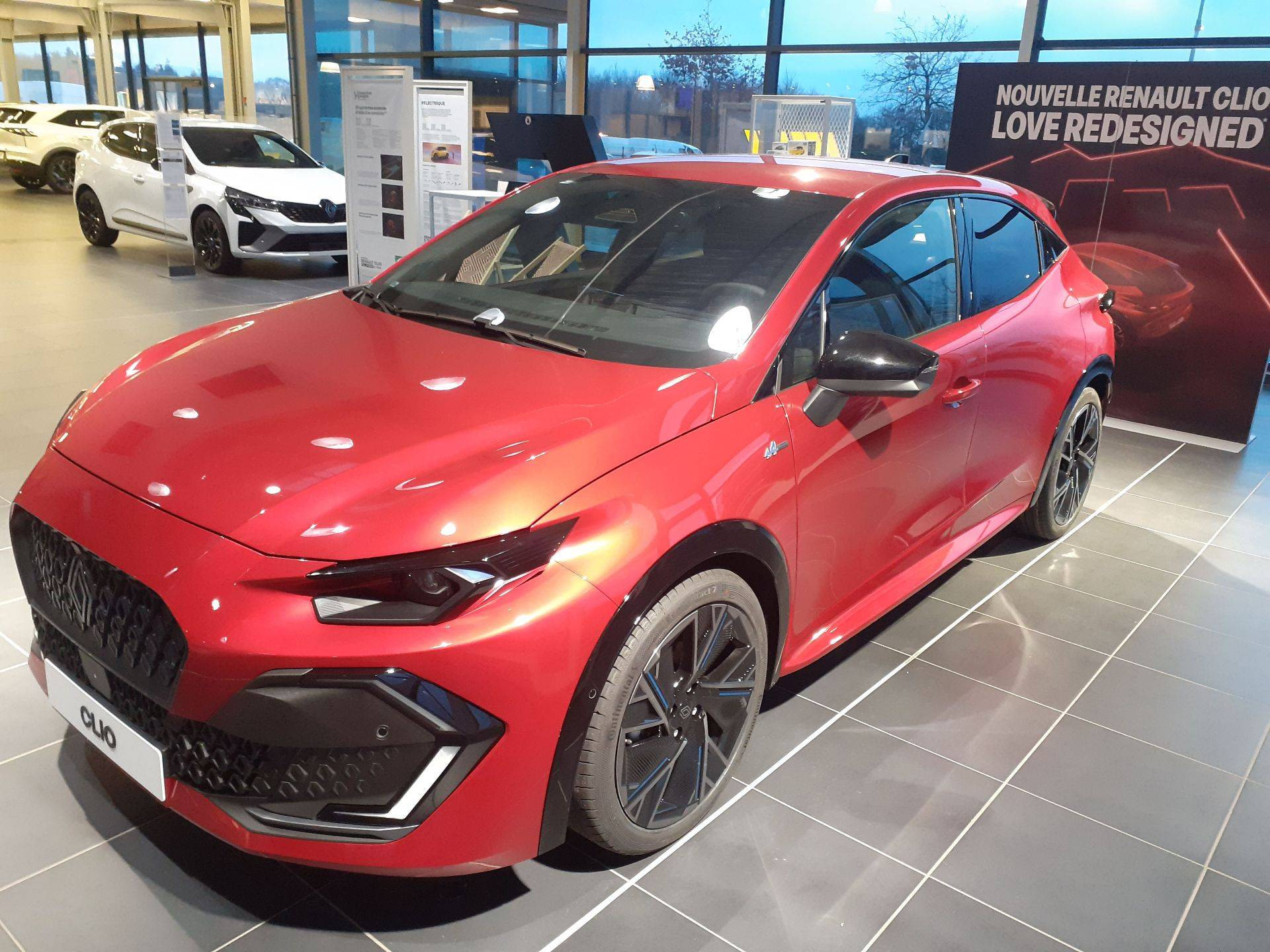 Renault Clio 6 Clio E-Tech full hybrid 160 ch occasion de 2025 en vente à Quimper