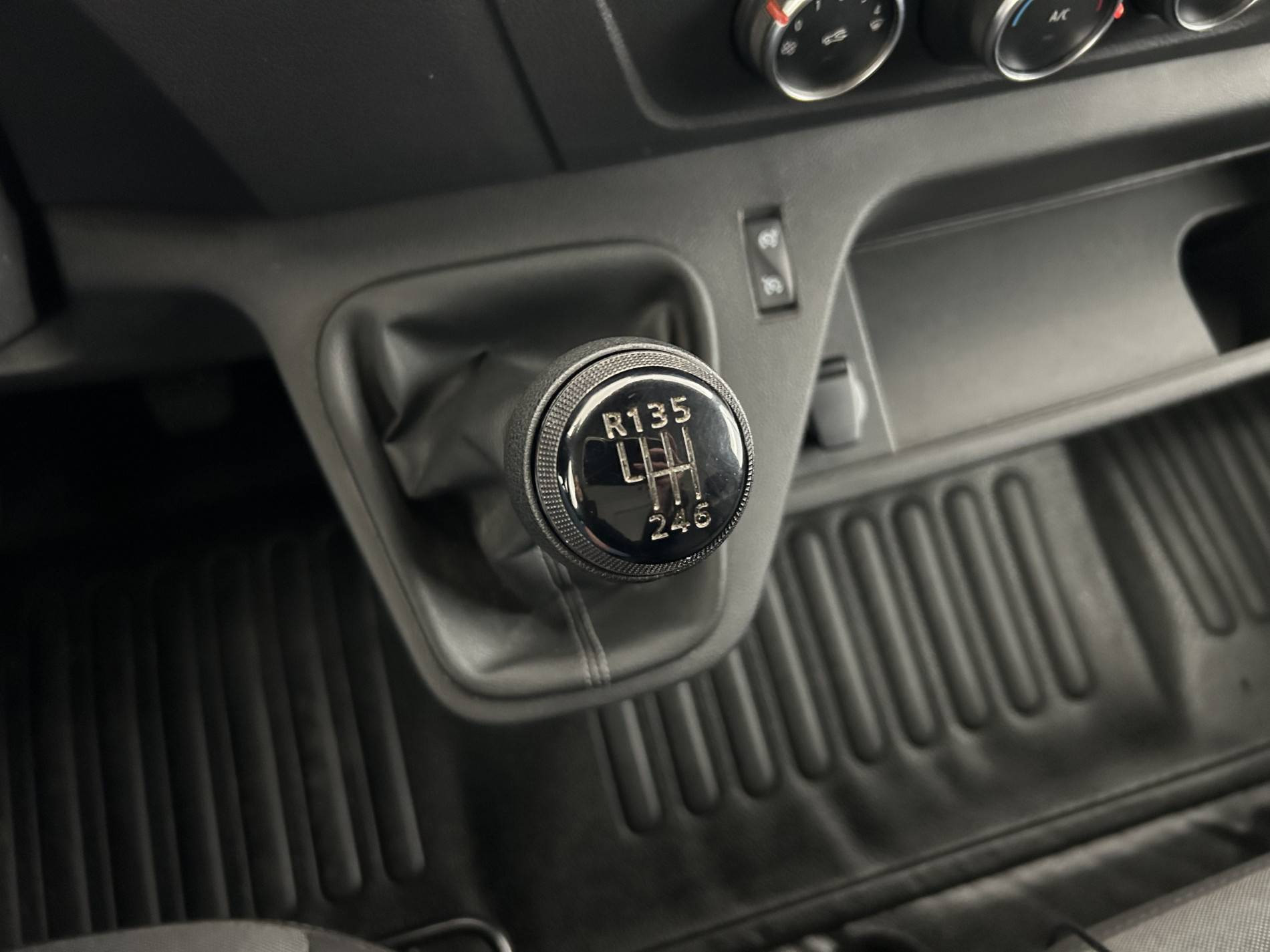 Vente en ligne Renault Master Fourgon MASTER FGN TRAC F3500 L2H2 BLUE DCI 135 au prix de 24 990 €