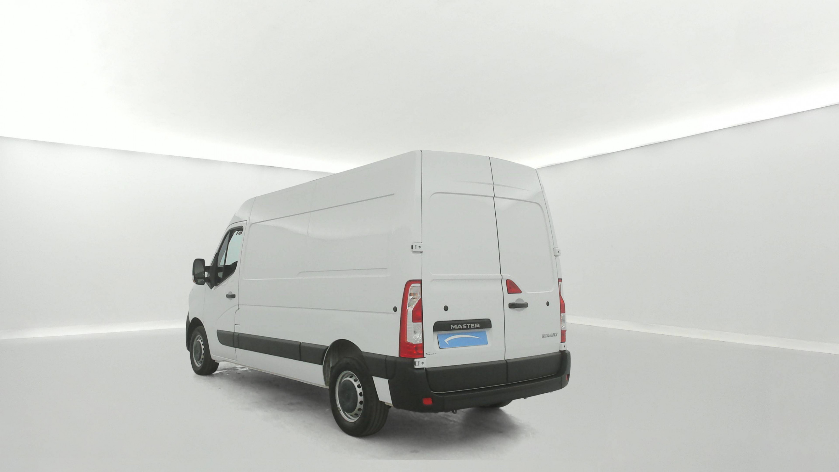 Vente en ligne Renault Master Fourgon MASTER FGN TRAC F3500 L2H2 BLUE DCI 135 au prix de 24 990 €