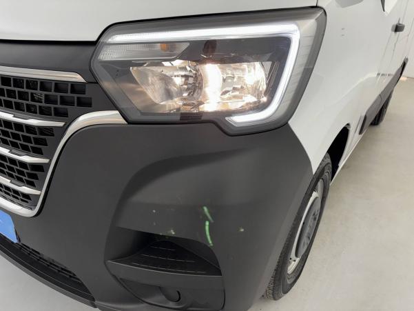 Vente en ligne Renault Master Fourgon MASTER FGN TRAC F3300 L1H2 BLUE DCI 150 au prix de 25 370 €