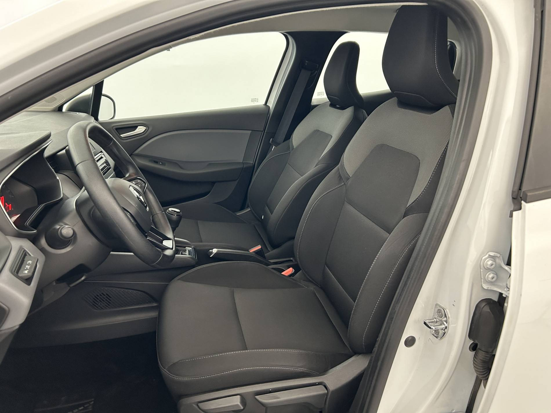 Vente en ligne Renault Clio 5 Clio SCe 65 - 21 au prix de 11 990 €