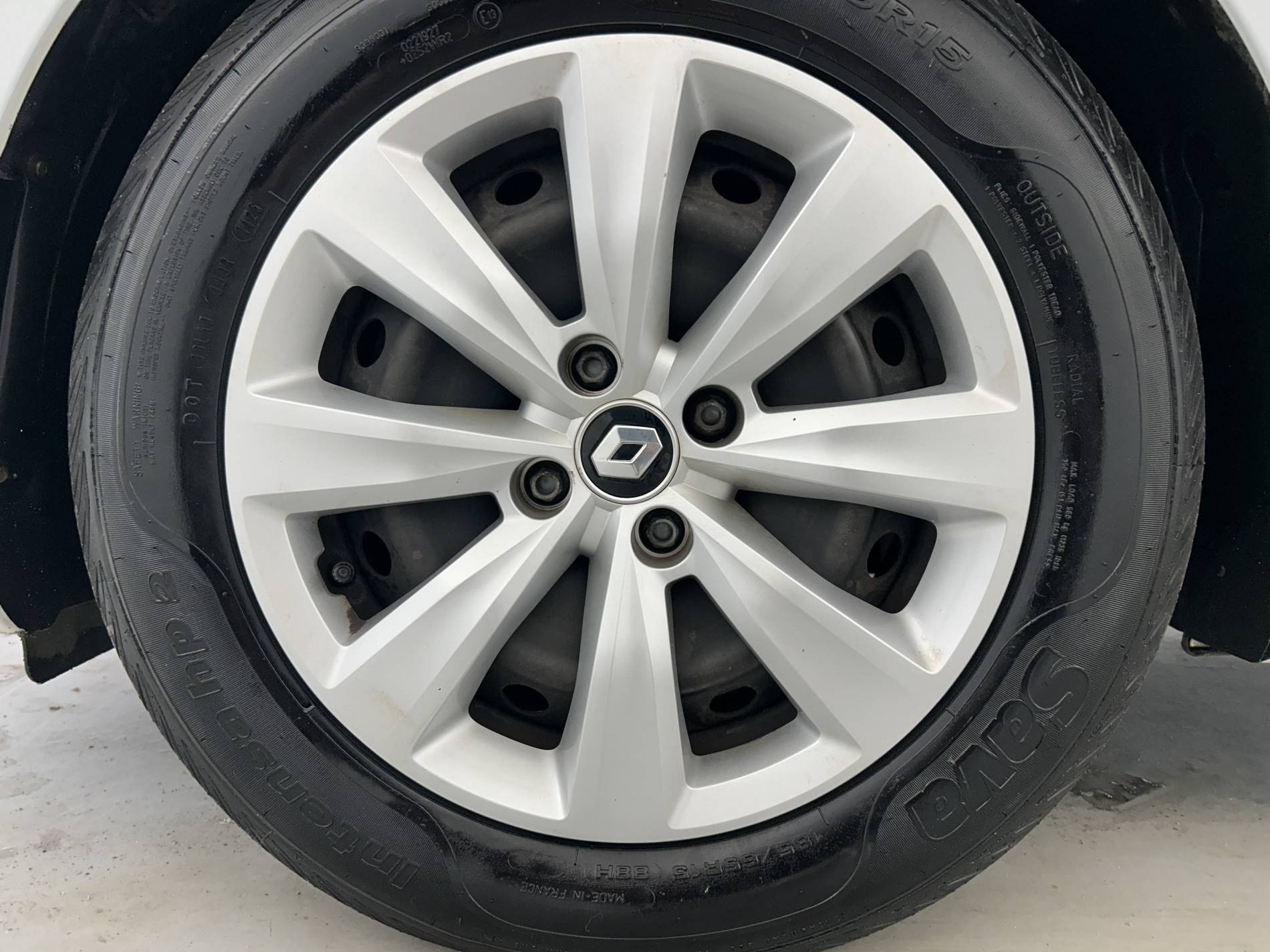 Vente en ligne Renault Clio 5 Clio SCe 65 - 21 au prix de 11 990 €