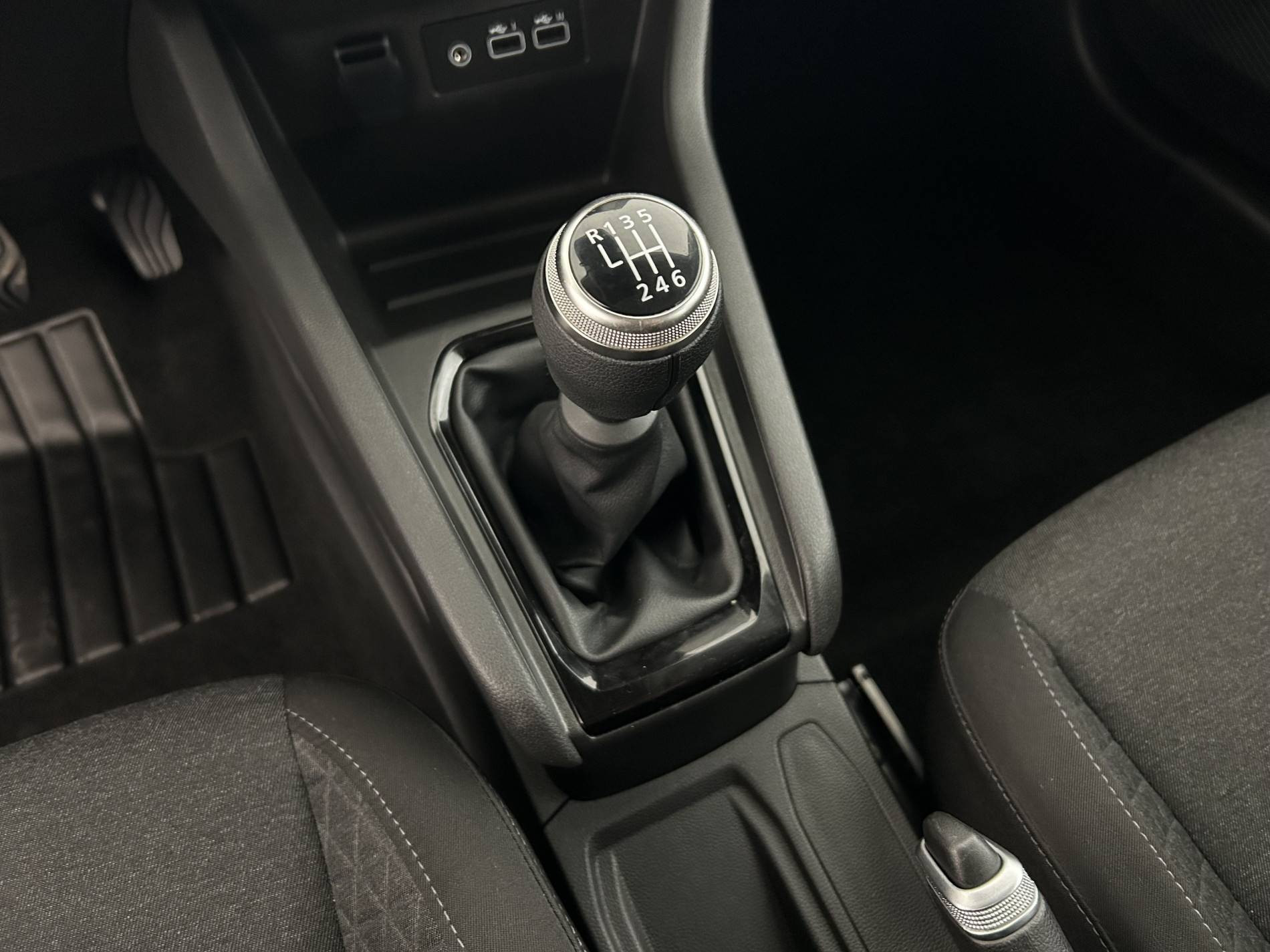 Vente en ligne Renault Clio 5 Clio TCe 90 au prix de 13 990 €