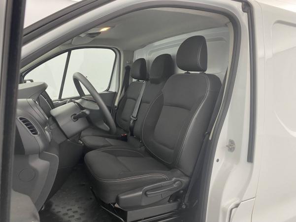 Vente en ligne Renault Trafic 3 Fourgon TRAFIC FGN L2H1 1300 KG DCI 120 au prix de 21 890 €