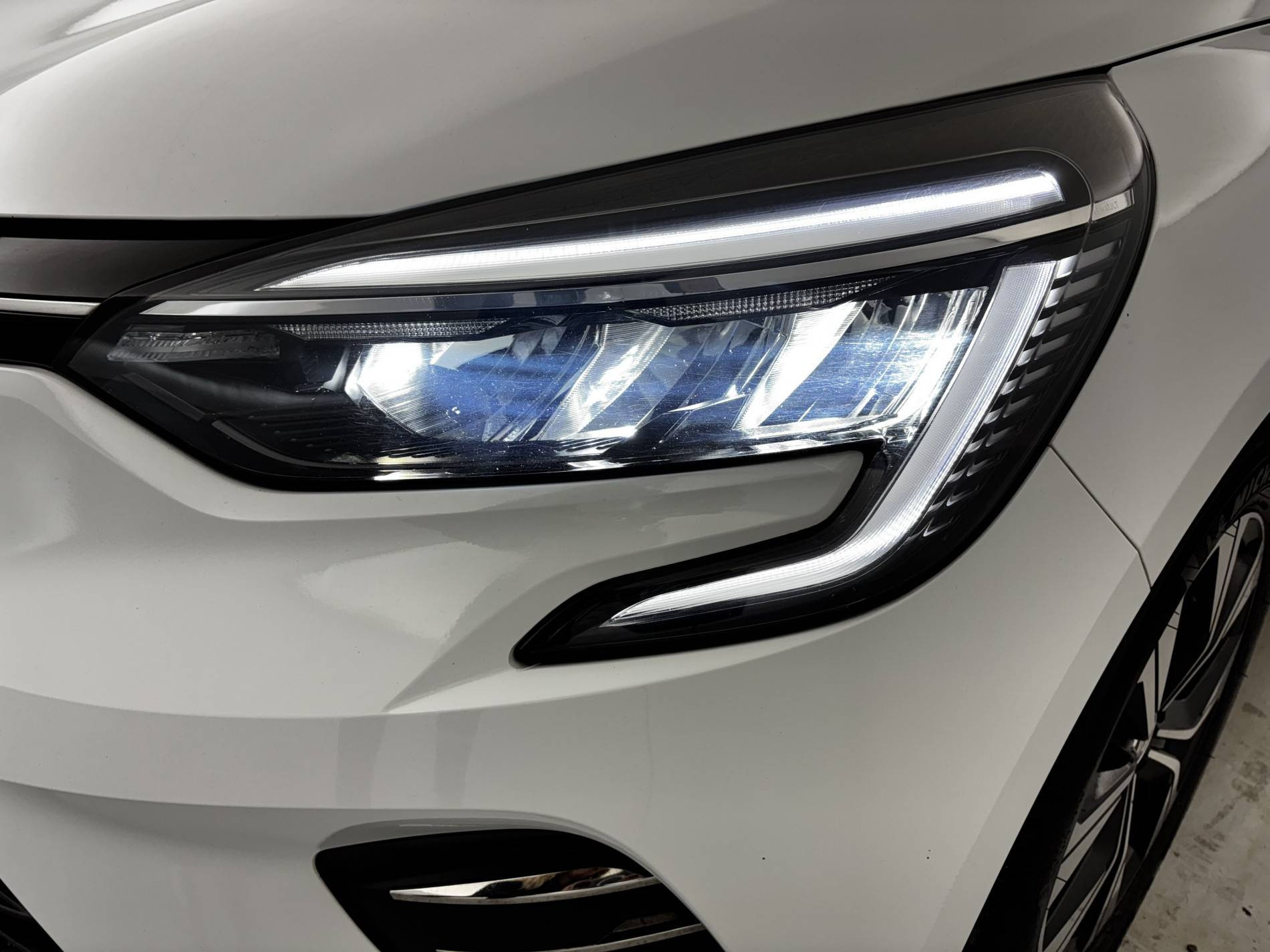 Vente en ligne Renault Clio 5 Clio Blue dCi 100 au prix de 14 990 €