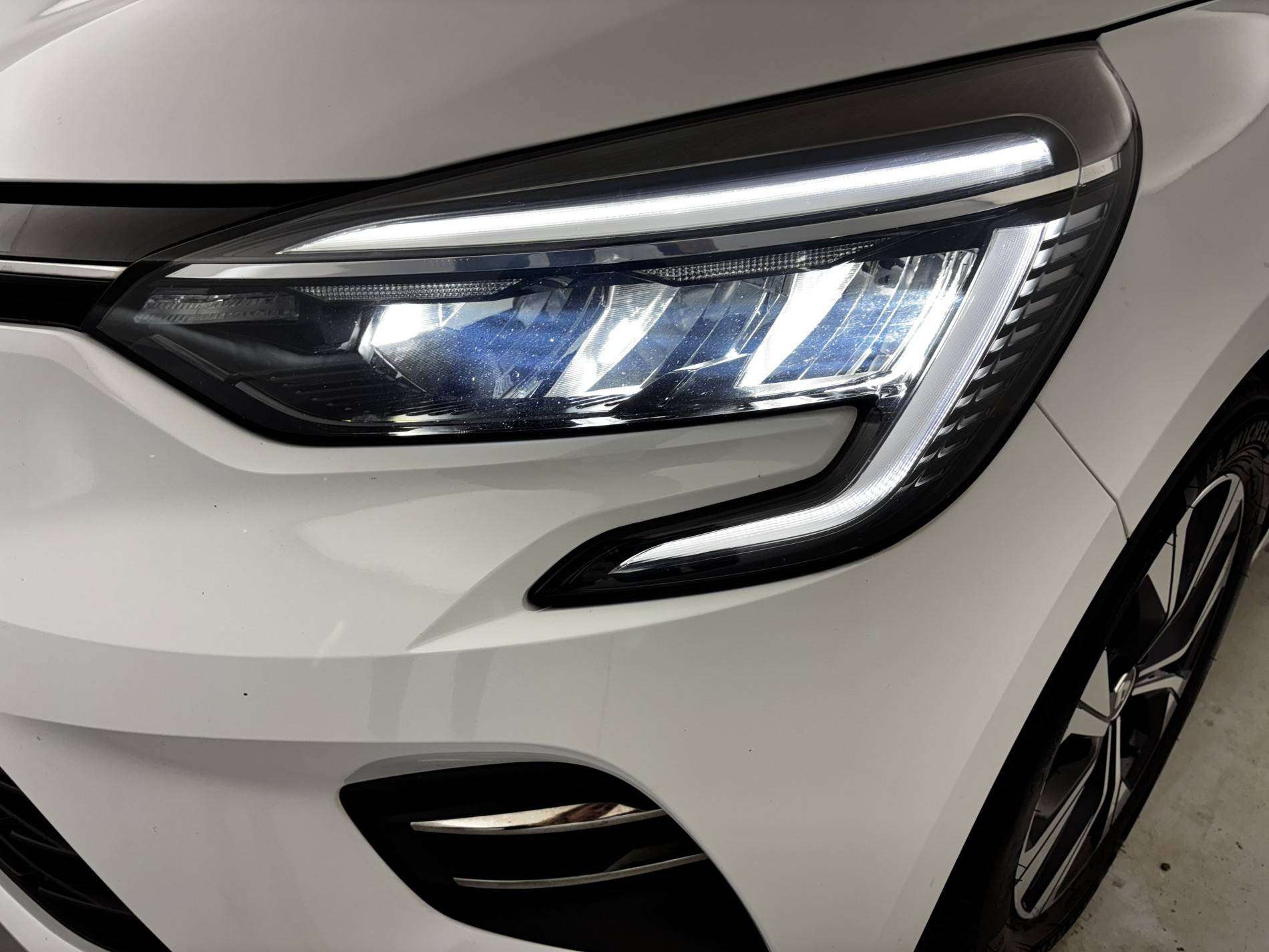 Vente en ligne Renault Clio 5 Clio Blue dCi 100 au prix de 15 490 €