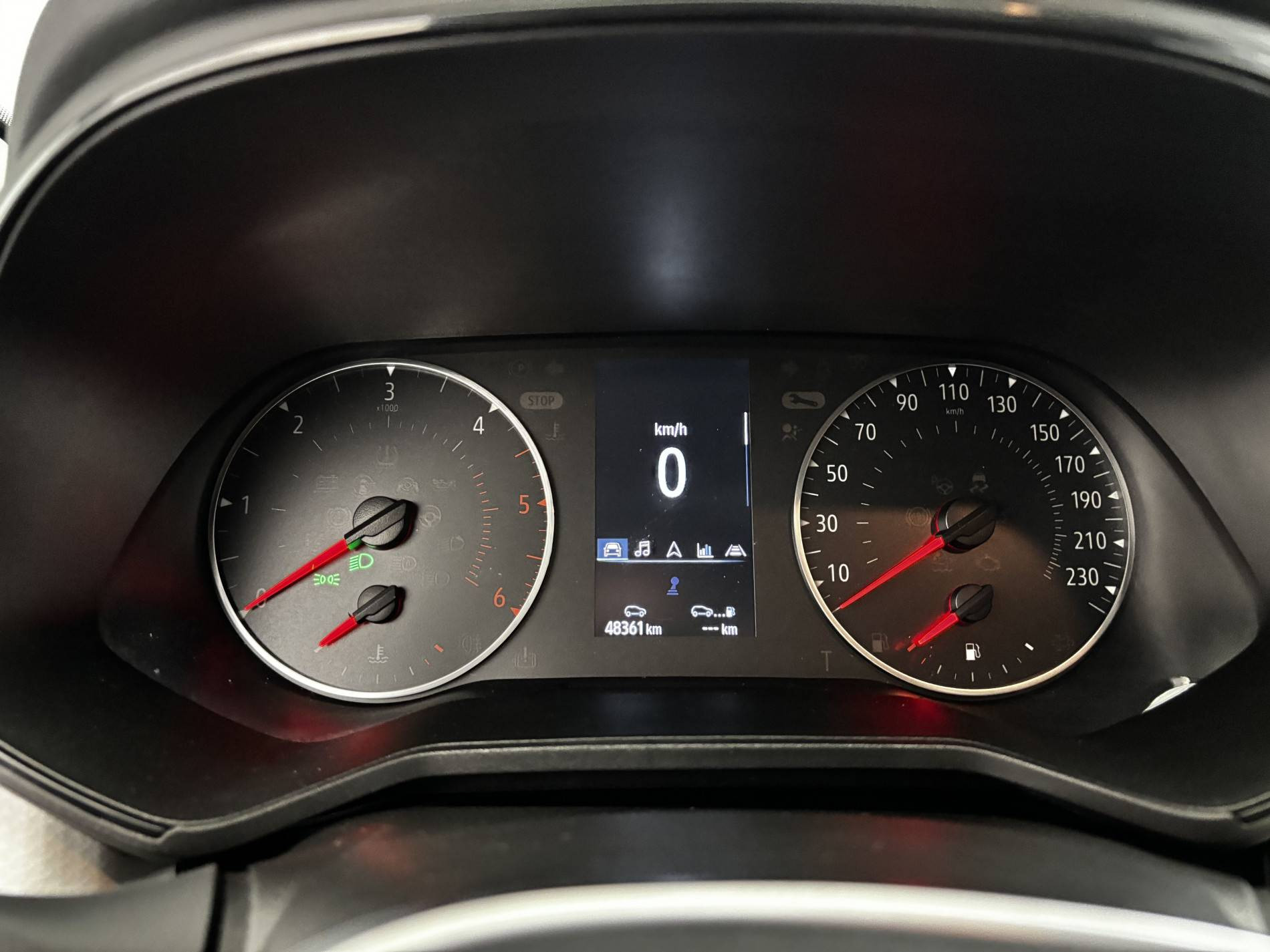 Vente en ligne Renault Clio 5 Clio Blue dCi 100 au prix de 15 490 €