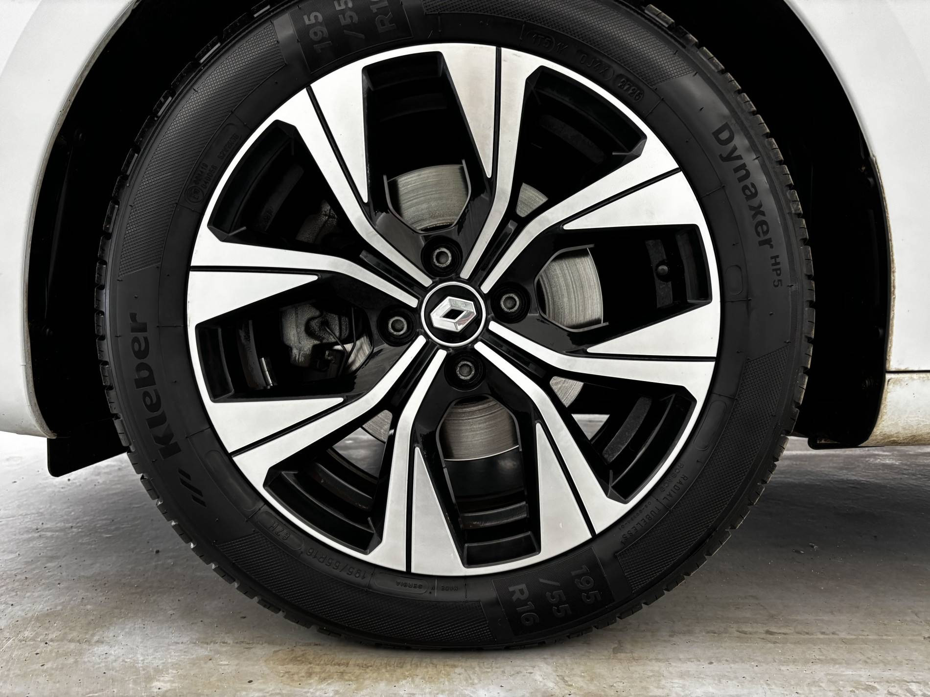 Vente en ligne Renault Clio 5 Clio Blue dCi 100 au prix de 14 990 €