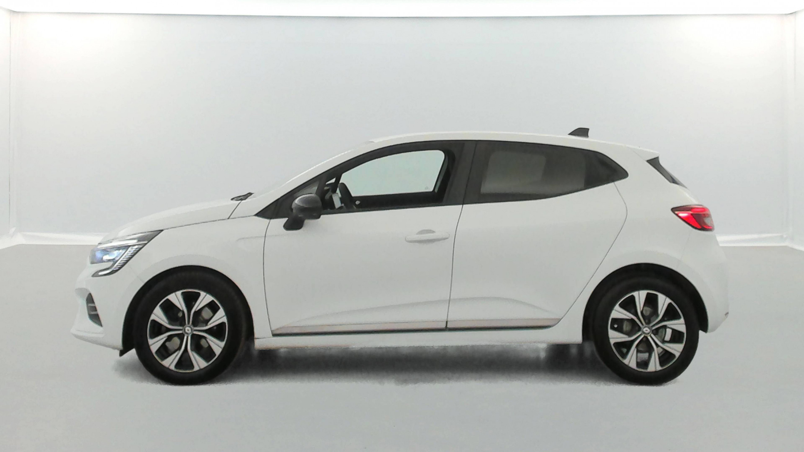 Vente en ligne Renault Clio 5 Clio Blue dCi 100 au prix de 15 490 €