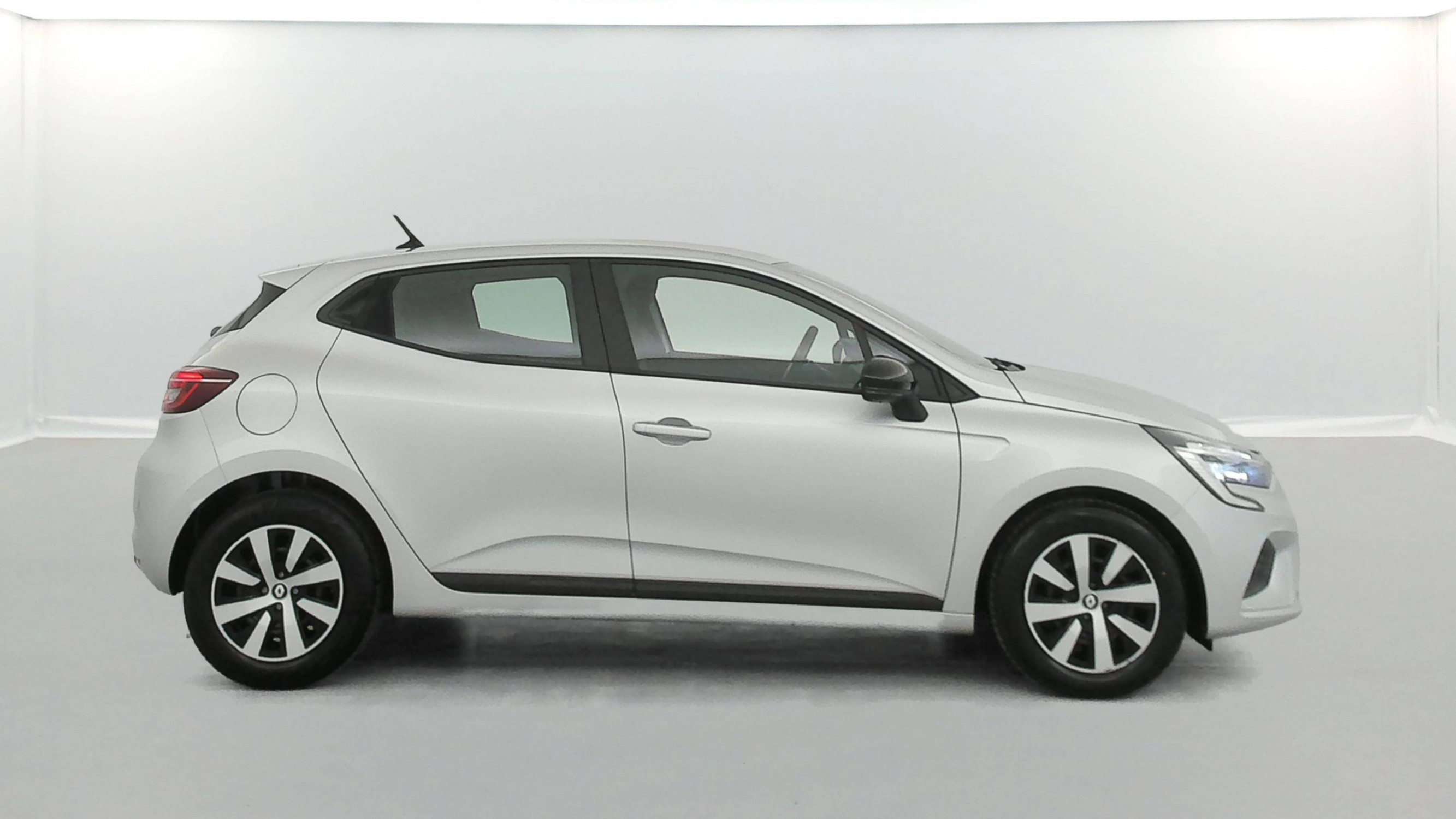 Vente en ligne Renault Clio 5 Clio TCe 90 au prix de 13 980 €