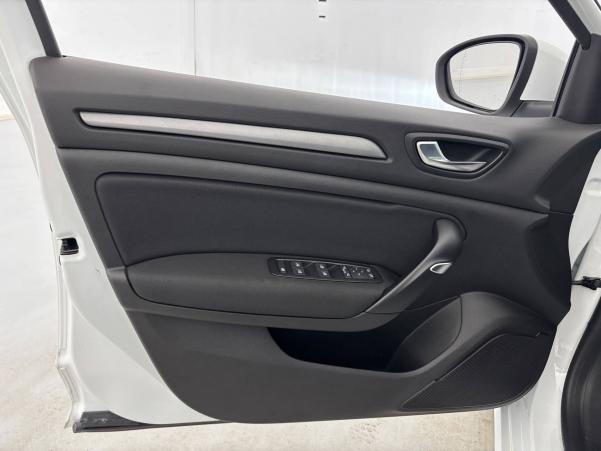 Vente en ligne Renault Megane 4 Mégane IV Berline Blue dCi 115 - 20 au prix de 16 570 €