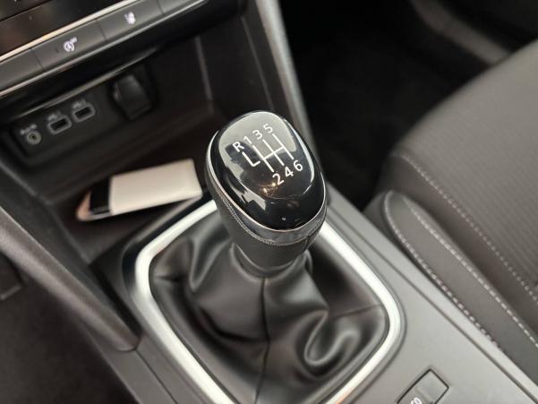 Vente en ligne Renault Megane 4 Mégane IV Berline Blue dCi 115 - 20 au prix de 16 570 €