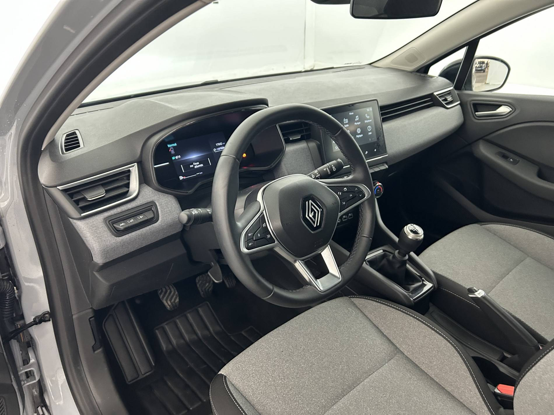 Vente en ligne Renault Clio 5 Clio TCe 90 au prix de 16 490 €