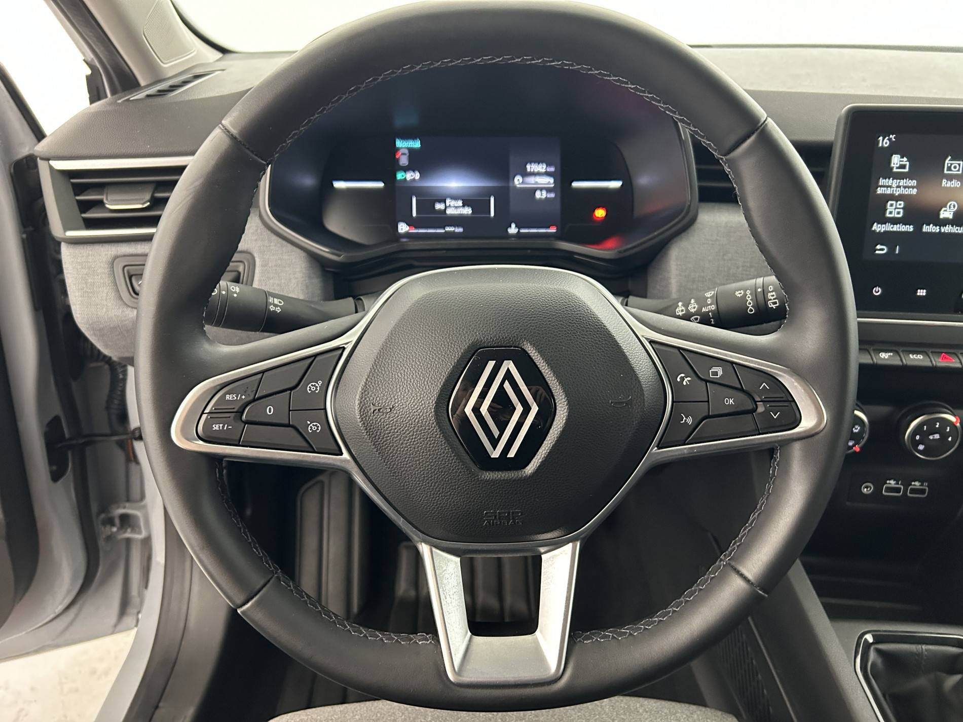 Vente en ligne Renault Clio 5 Clio TCe 90 au prix de 16 490 €