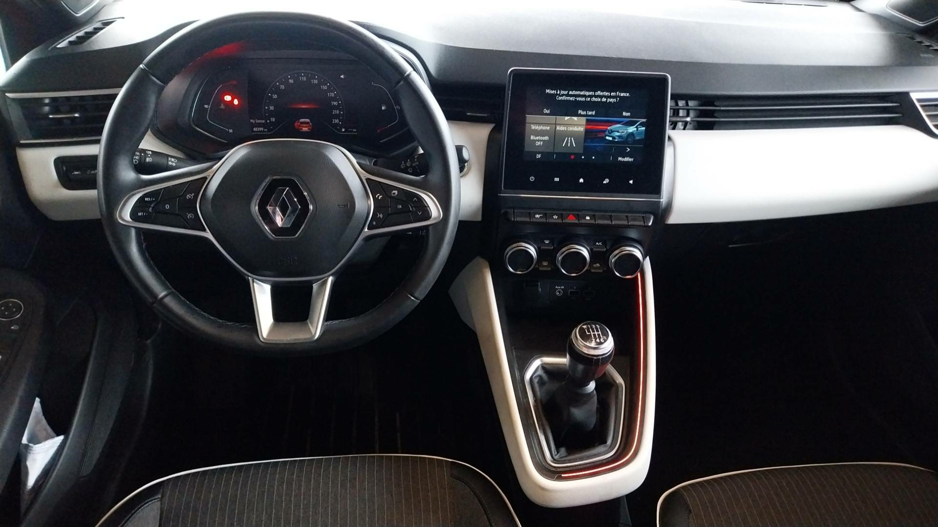 Vente en ligne Renault Clio 5 Clio TCe 90 au prix de 14 990 €