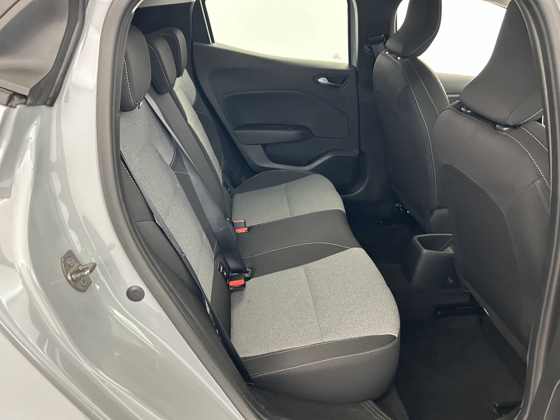 Vente en ligne Renault Clio 5 Clio TCe 90 au prix de 15 990 €