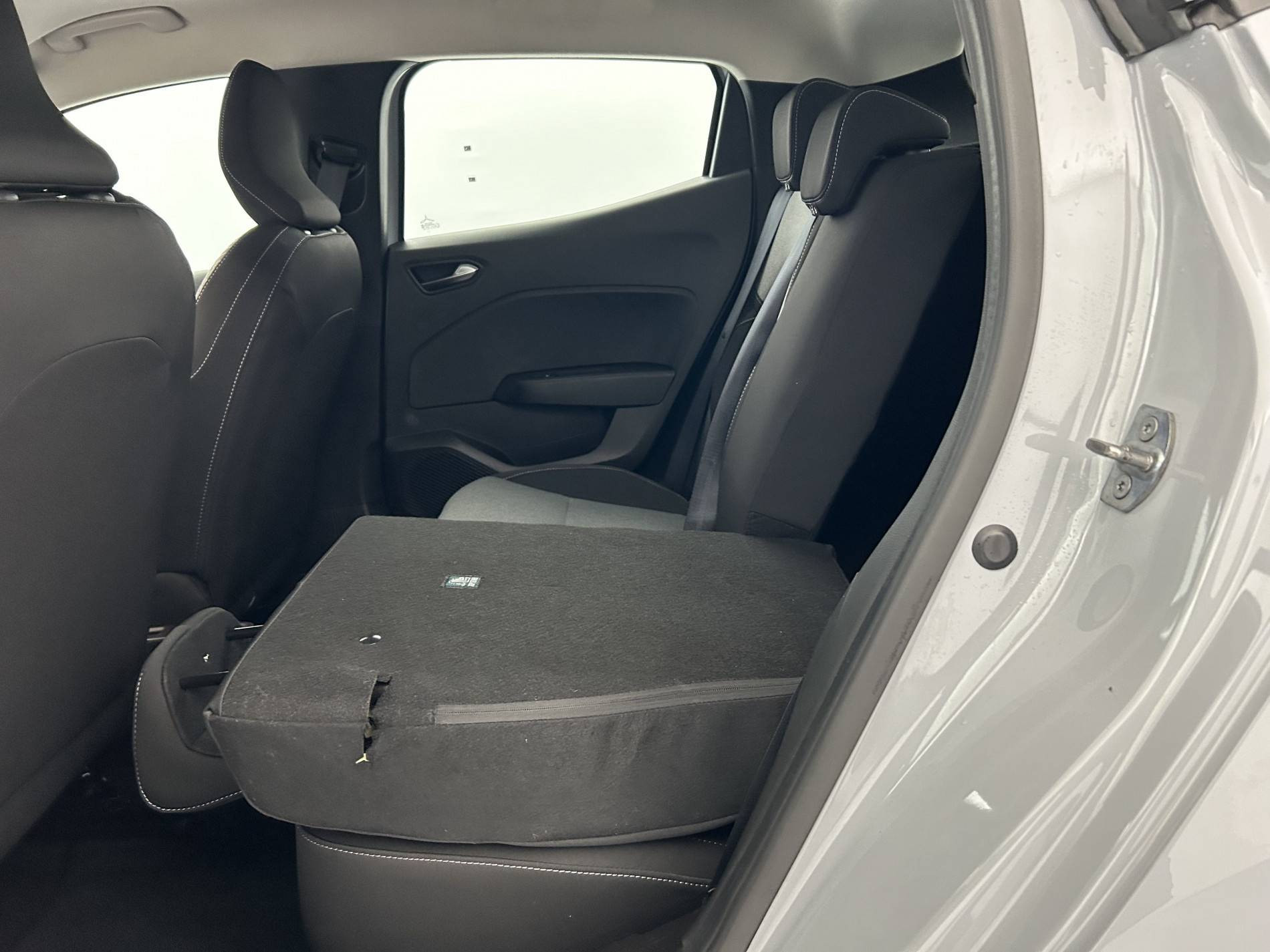 Vente en ligne Renault Clio 5 Clio TCe 90 au prix de 15 990 €