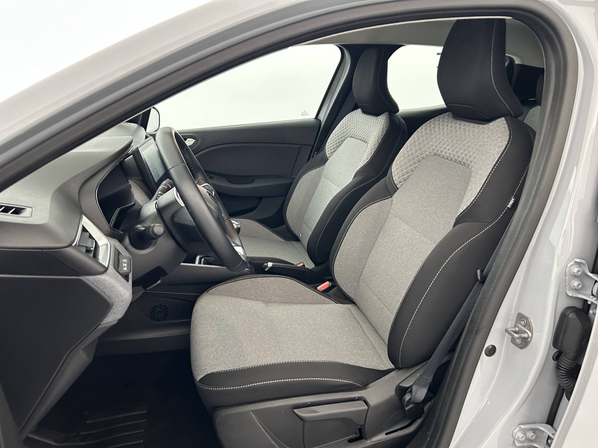 Vente en ligne Renault Clio 5 Clio TCe 90 au prix de 15 990 €