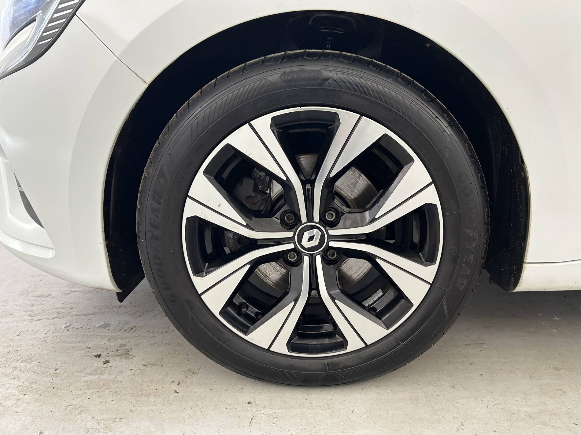 Vente en ligne Renault Clio 5 Clio Blue dCi 100 au prix de 14 690 €