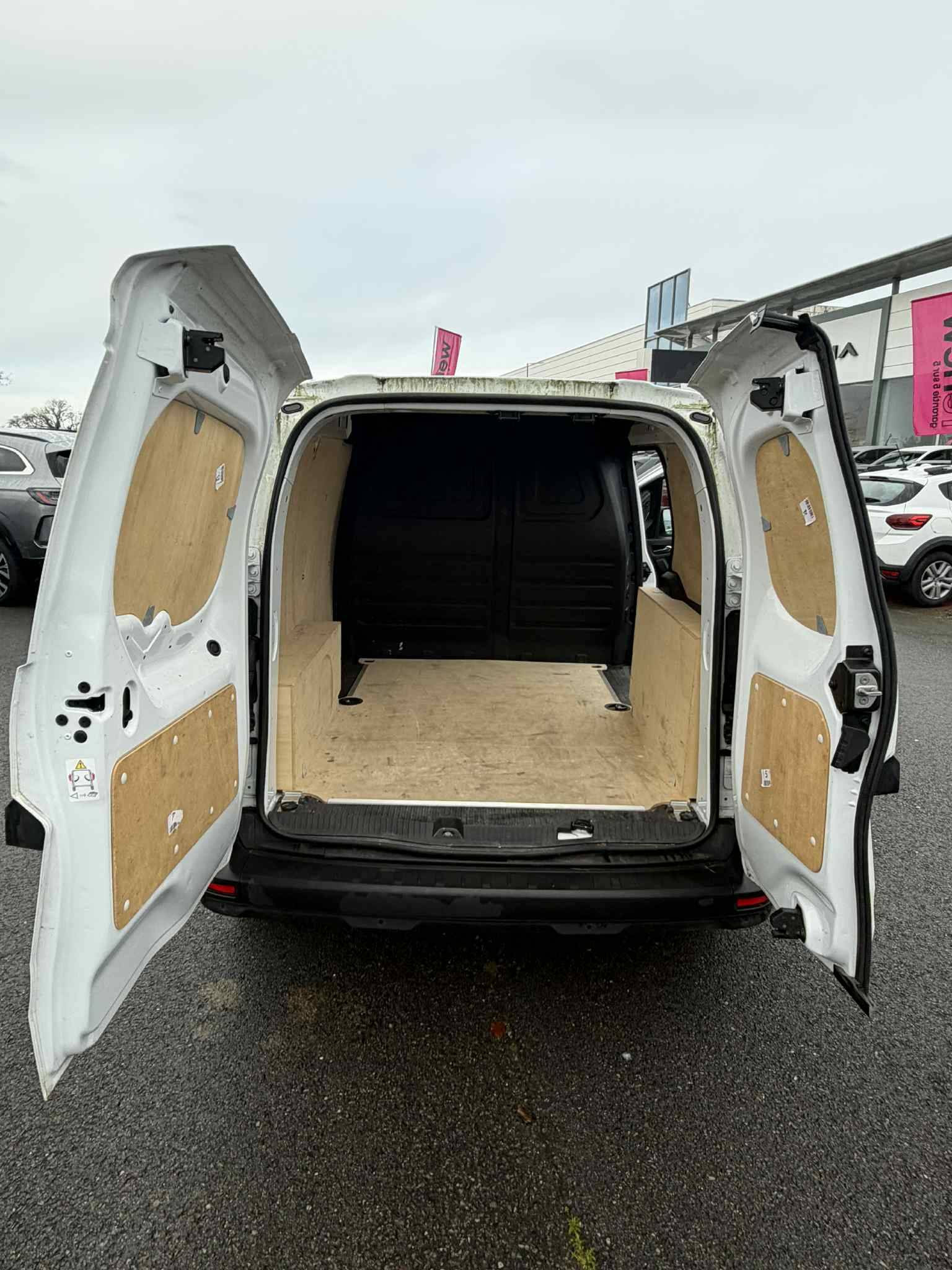 Vente en ligne Renault Kangoo Van  BLUE DCI 95 au prix de 18 890 €