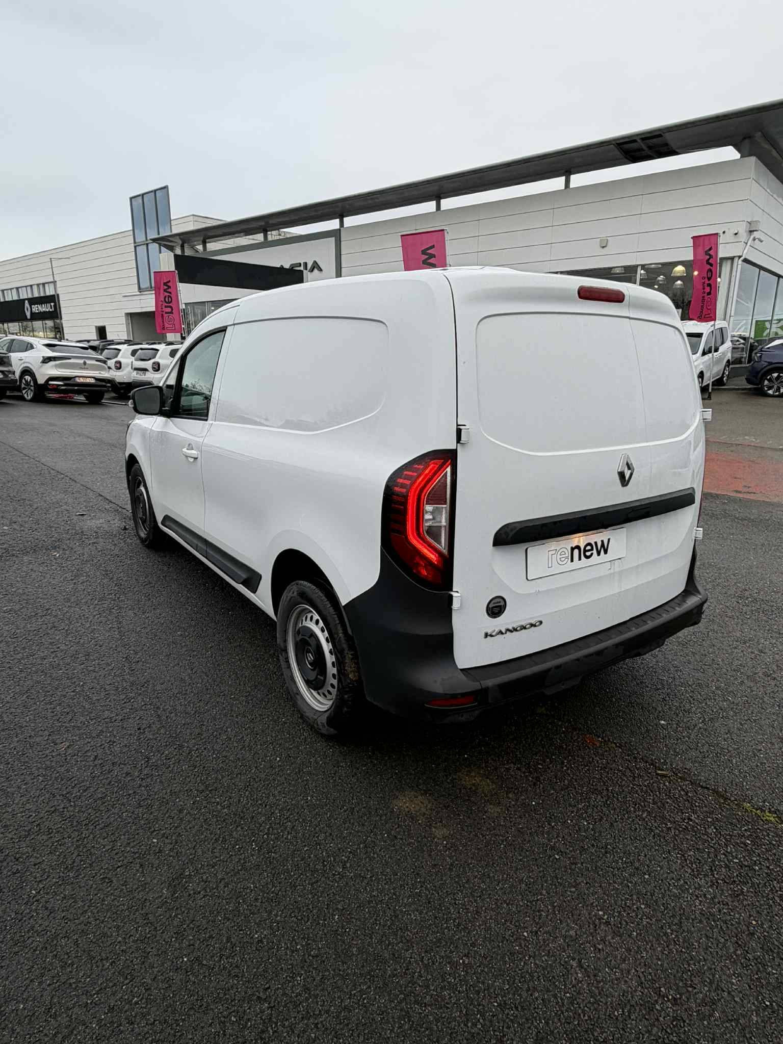 Vente en ligne Renault Kangoo Van  BLUE DCI 95 au prix de 18 890 €